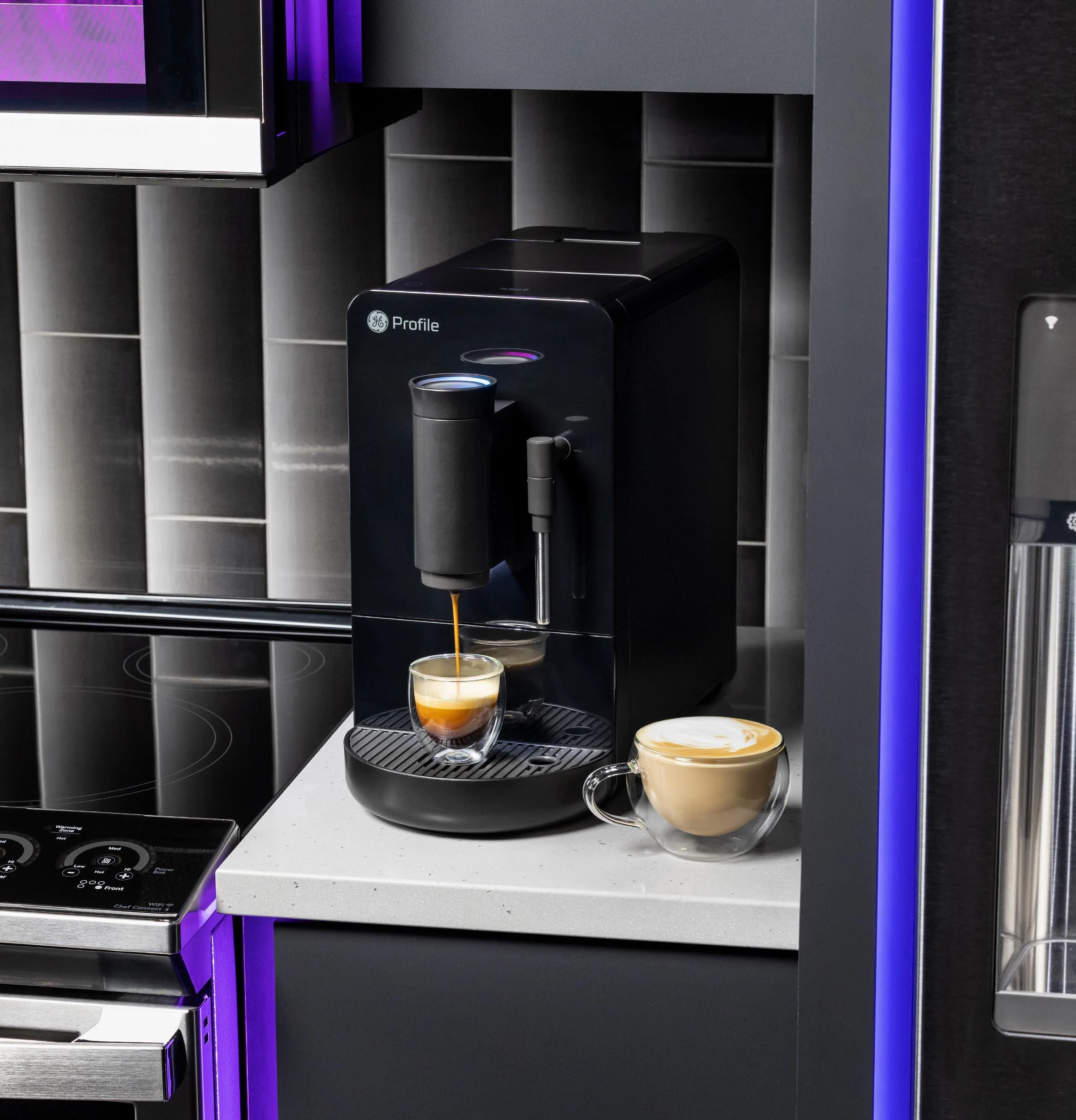 P7CEBBS6RBB GE Profile™ Automatic Espresso Machine + Frother - Image 14
