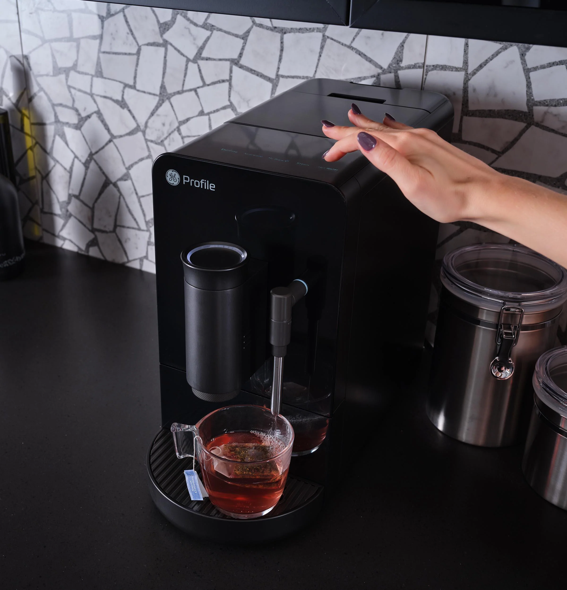P7CEBBS6RBB GE Profile™ Automatic Espresso Machine + Frother - Image 25