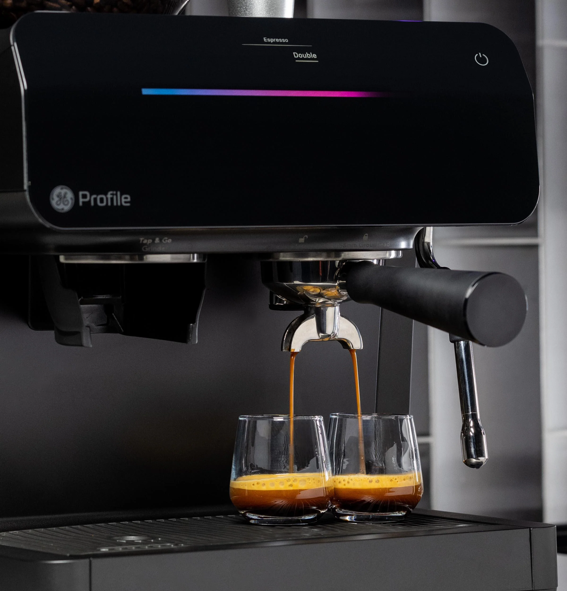 P7CESAS6RBB GE Profile™ Semi Automatic Espresso Machine + Frother - Image 11