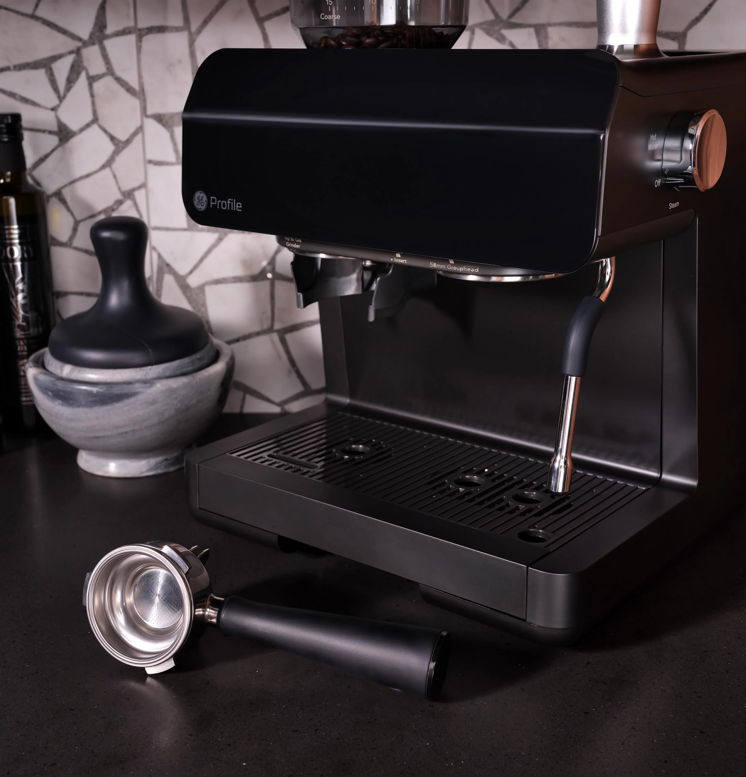 P7CESAS6RBB GE Profile™ Semi Automatic Espresso Machine + Frother - Image 22