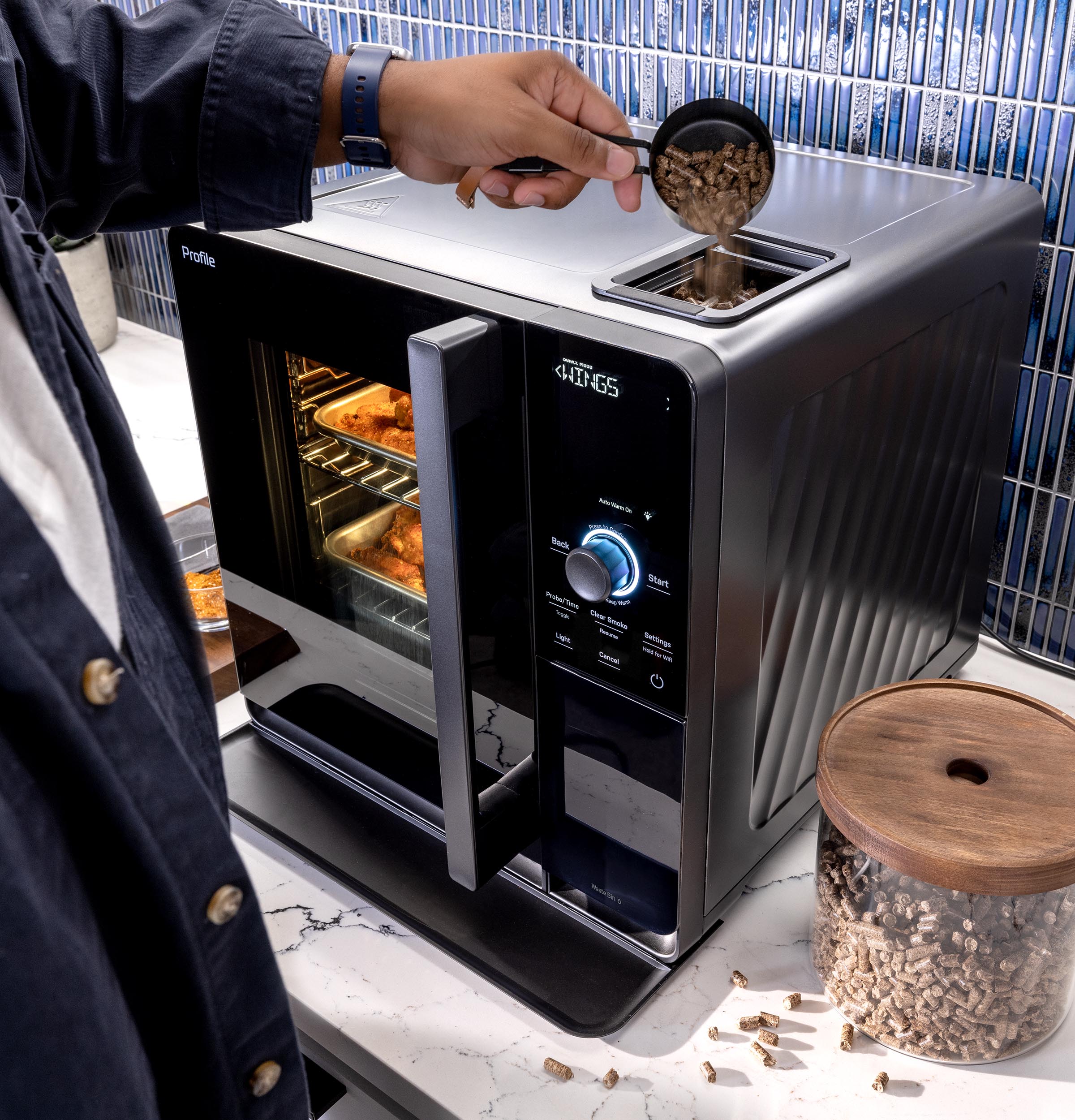 P9SBAAS6VBB GE Profile™ Smart Indoor Pellet Smoker - Image 15