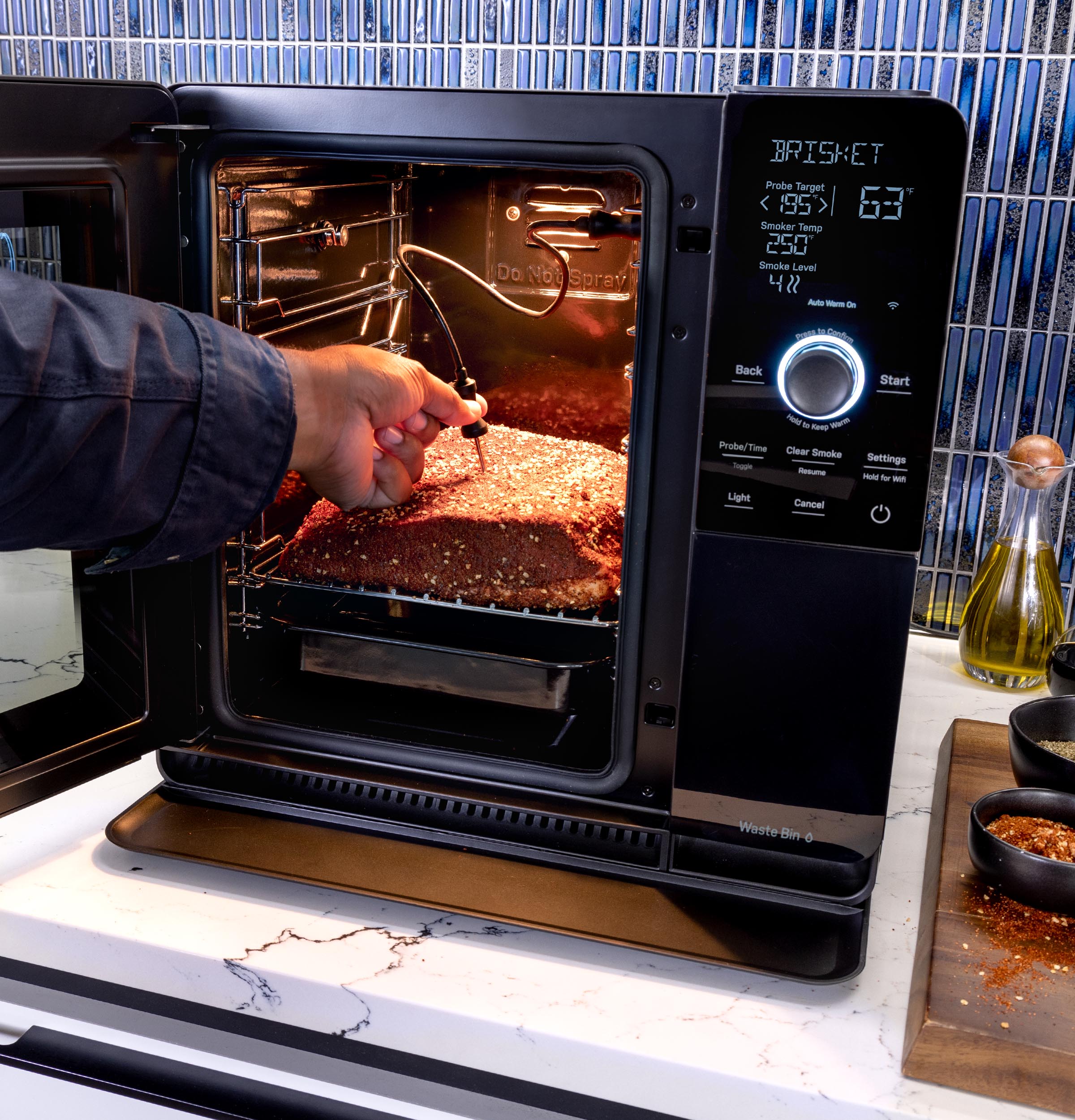 P9SBAAS6VBB GE Profile™ Smart Indoor Pellet Smoker - Image 19