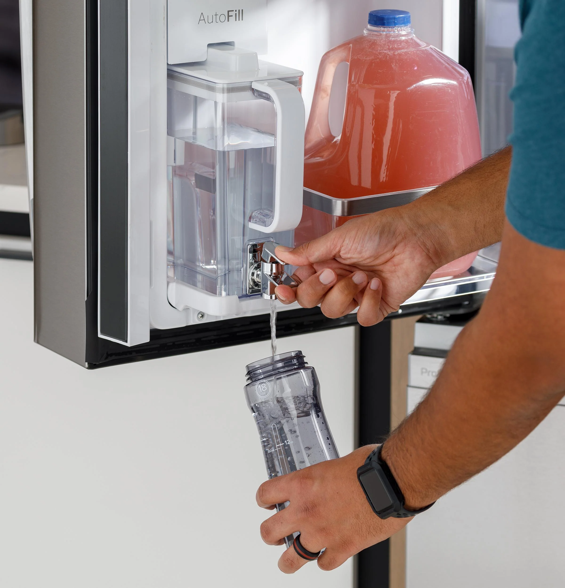 PAD28BYTFS GE Profile™ ENERGY STAR® 28.4 Cu. Ft. Quad-Door Refrigerator with Dual-Dispense AutoFill Pitcher and Door in Door - Image 20