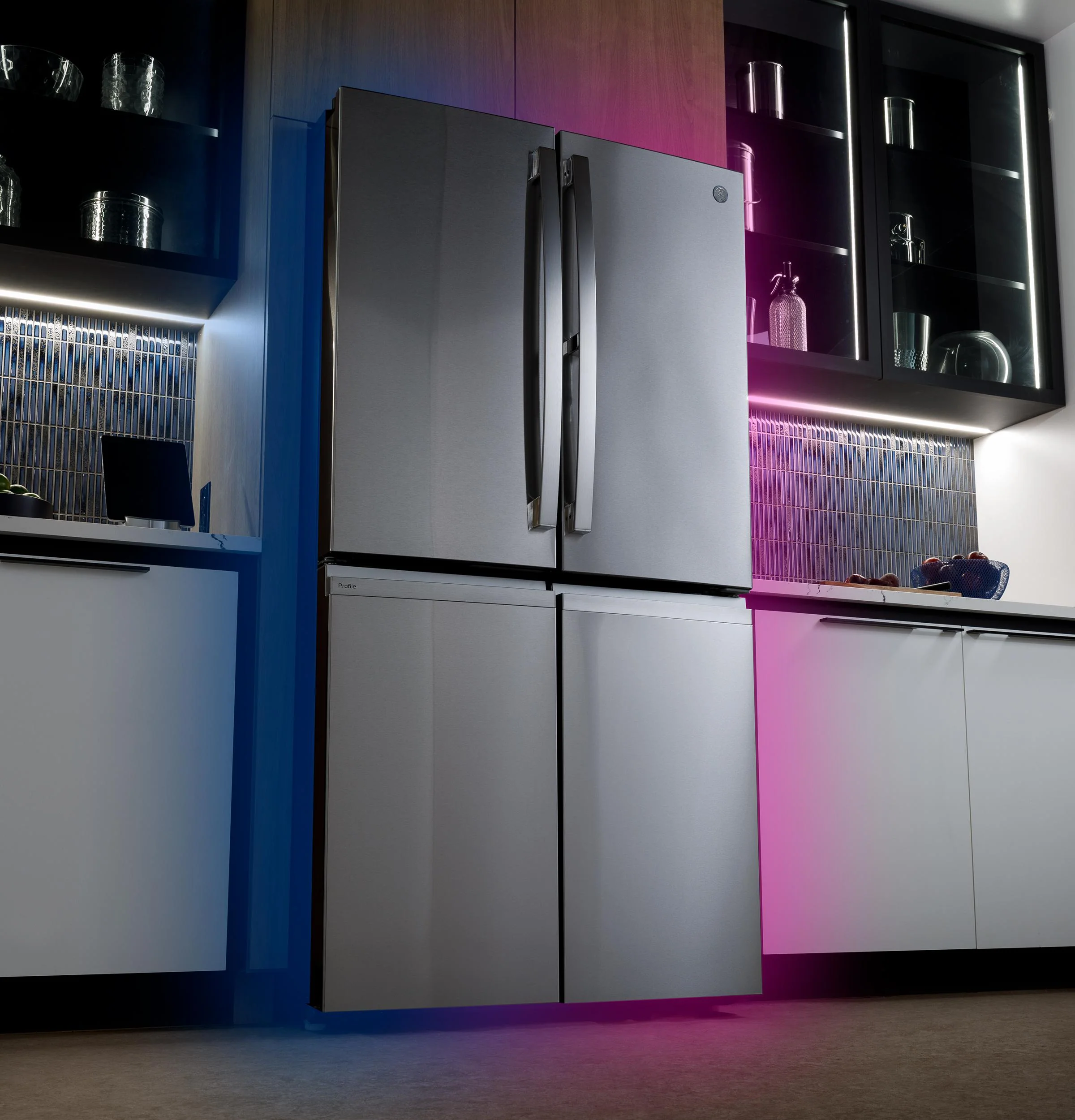 PAE28BYTFS GE Profile™ ENERGY STAR® 28.3 Cu. Ft. Quad-Door Refrigerator with Dual-Dispense AutoFill Pitcher - Image 11