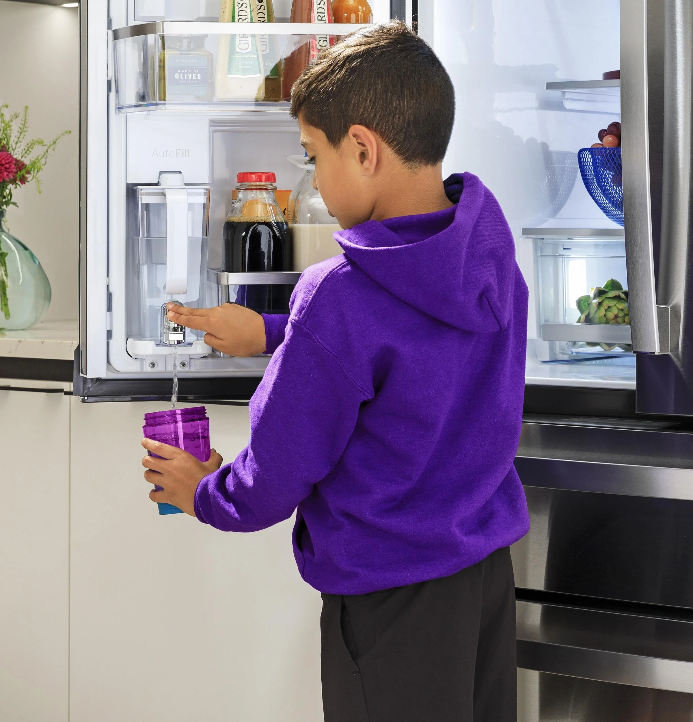 PAE28BYTFS GE Profile™ ENERGY STAR® 28.3 Cu. Ft. Quad-Door Refrigerator with Dual-Dispense AutoFill Pitcher - Image 15