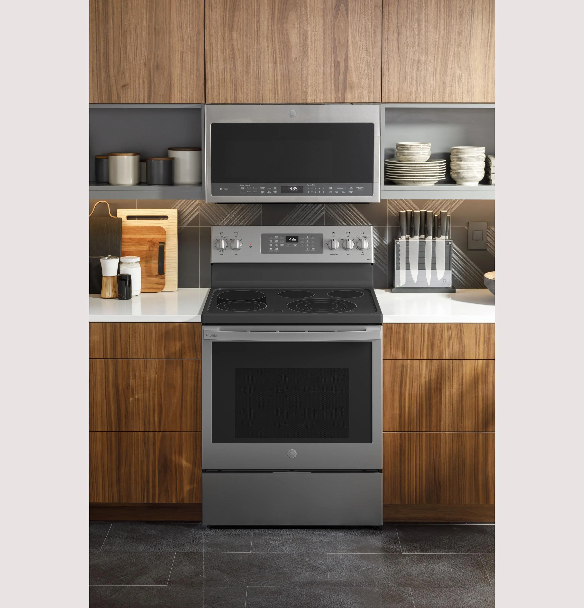 GE Profile™ 30" Smart Free-Standing Electric Convection Fingerprint Resistant Range with No Preheat Air Fry - Image 13