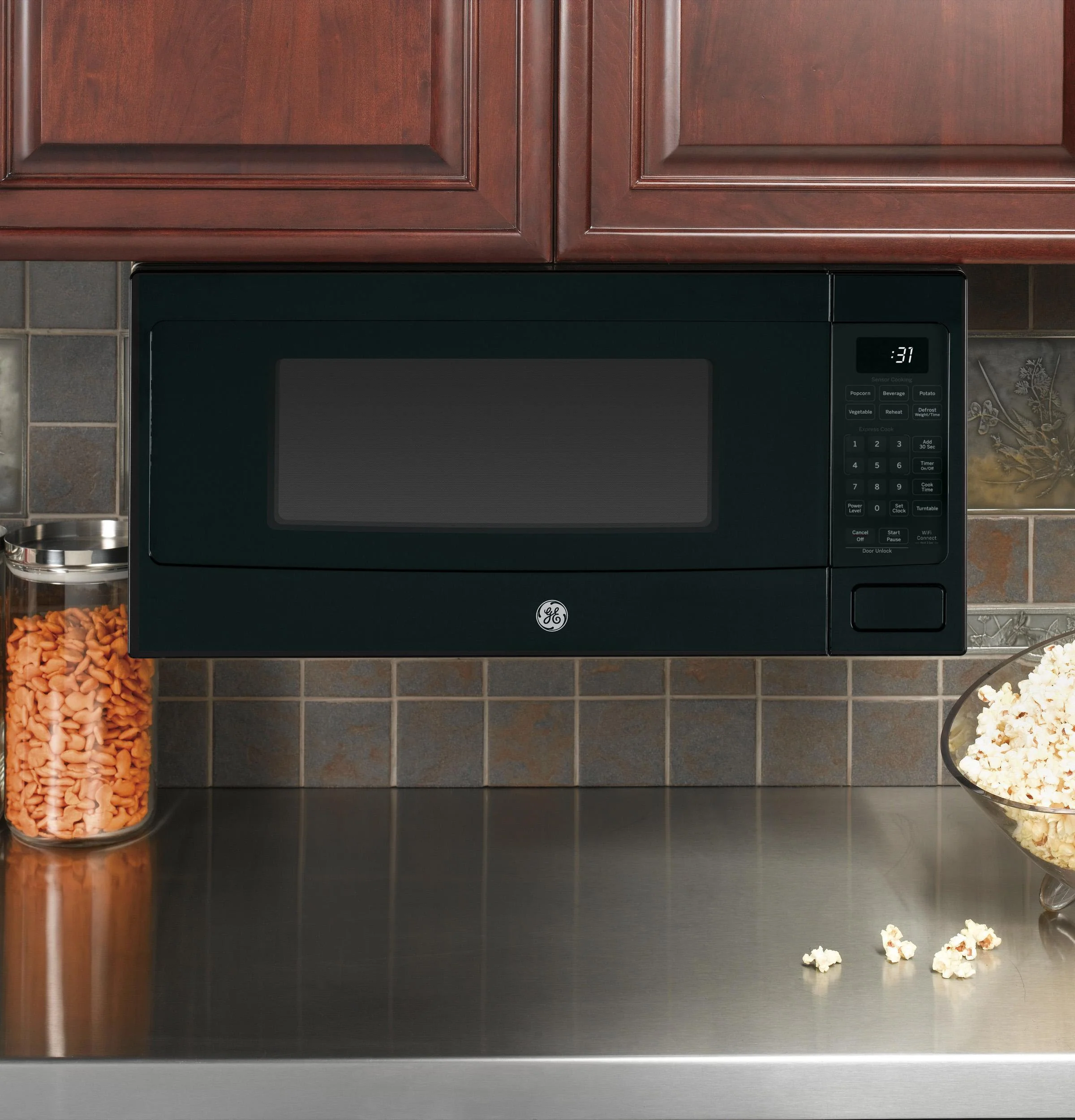 PCHK11S1WBB GE Profile™ 1.1 Cu. Ft. Countertop Microwave Oven - Image 4