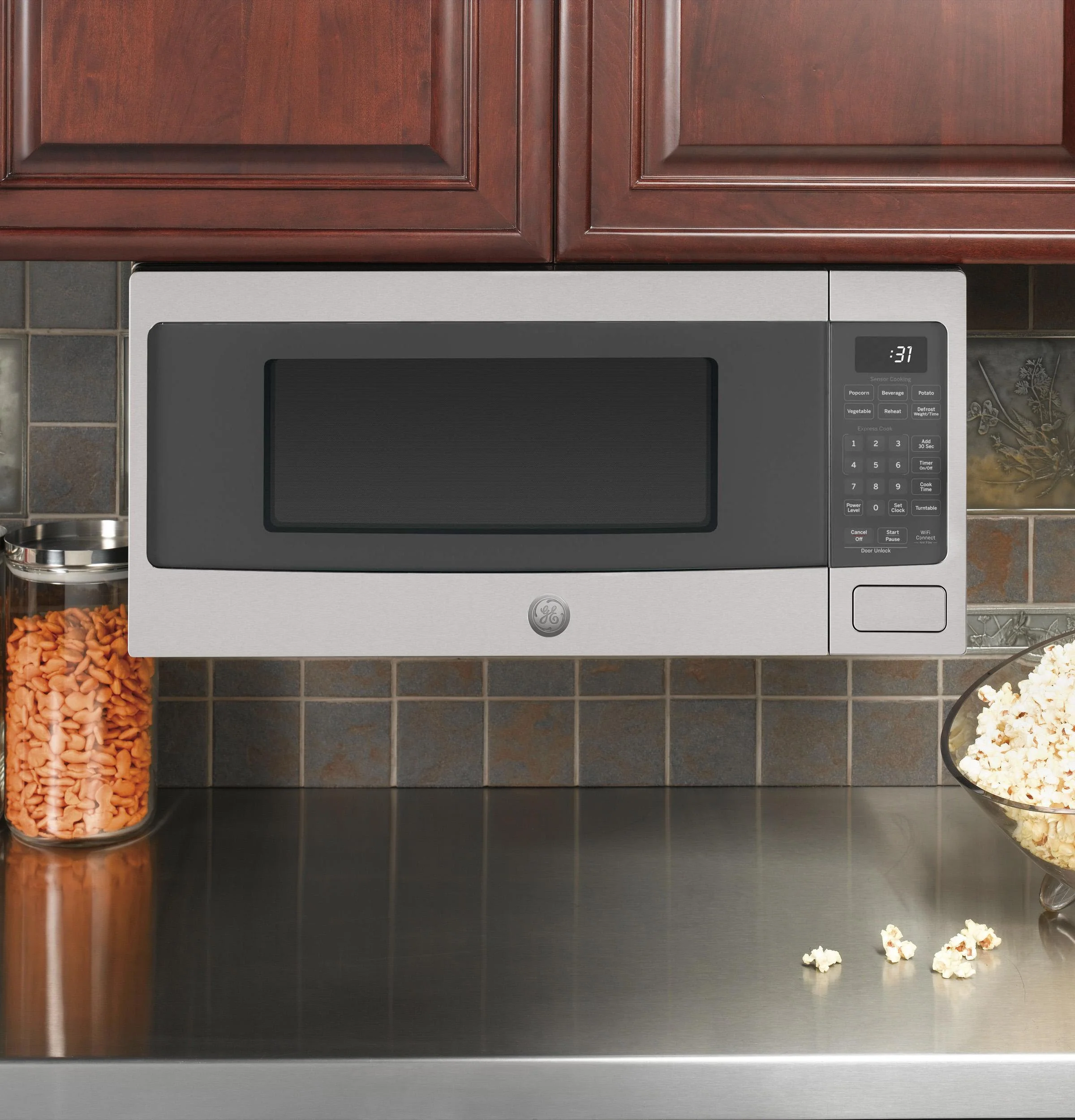 PCHK11S1WSS GE Profile™ 1.1 Cu. Ft. Countertop Microwave Oven - Image 4