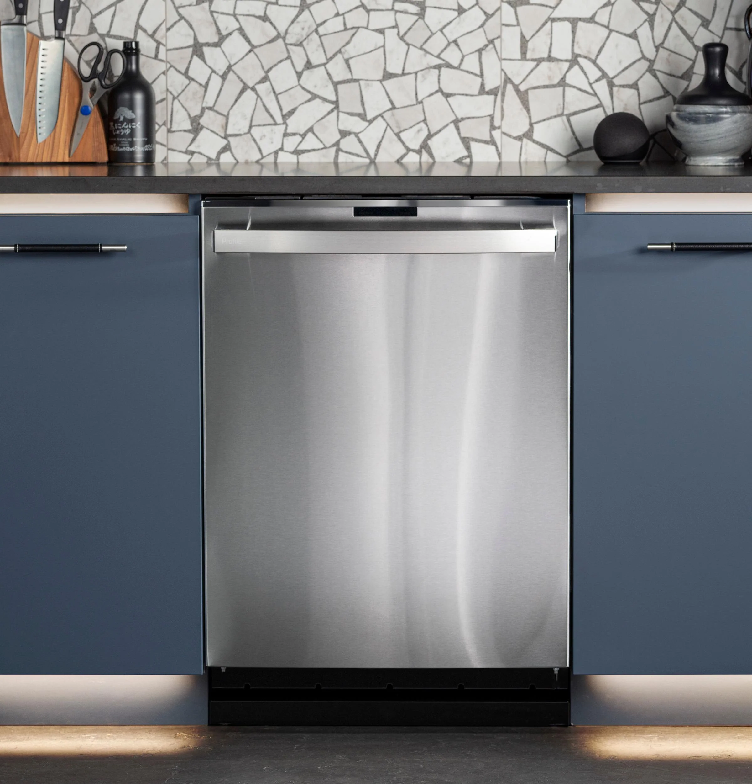 GE Profile™ ENERGY STAR® UltraFresh System Dishwasher with Stainless Steel Interior - Image 14