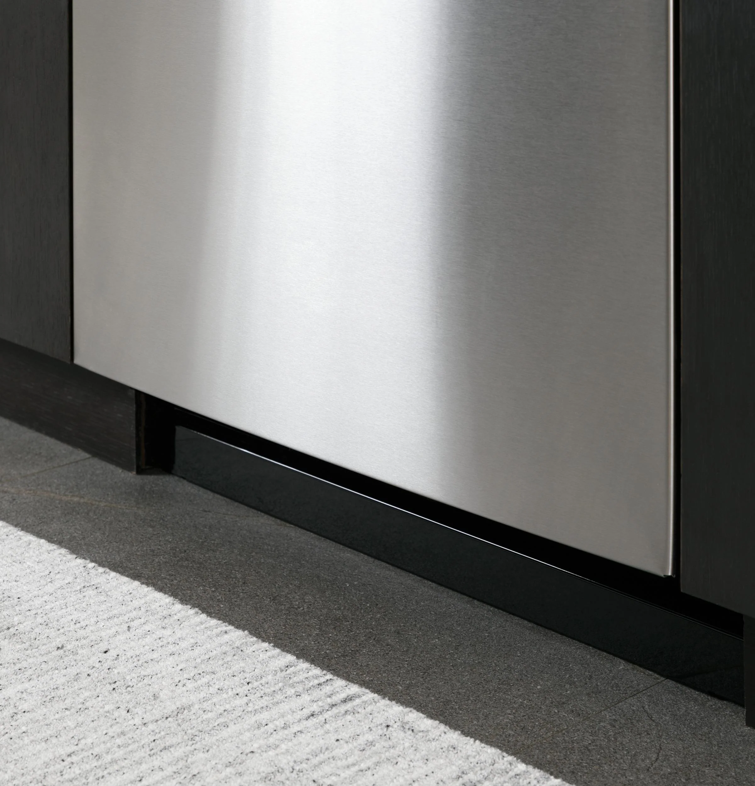 GE Profile™ ENERGY STAR® Fingerprint Resistant Top Control with Stainless Steel Interior Dishwasher with Sanitize Cycle - Image 18