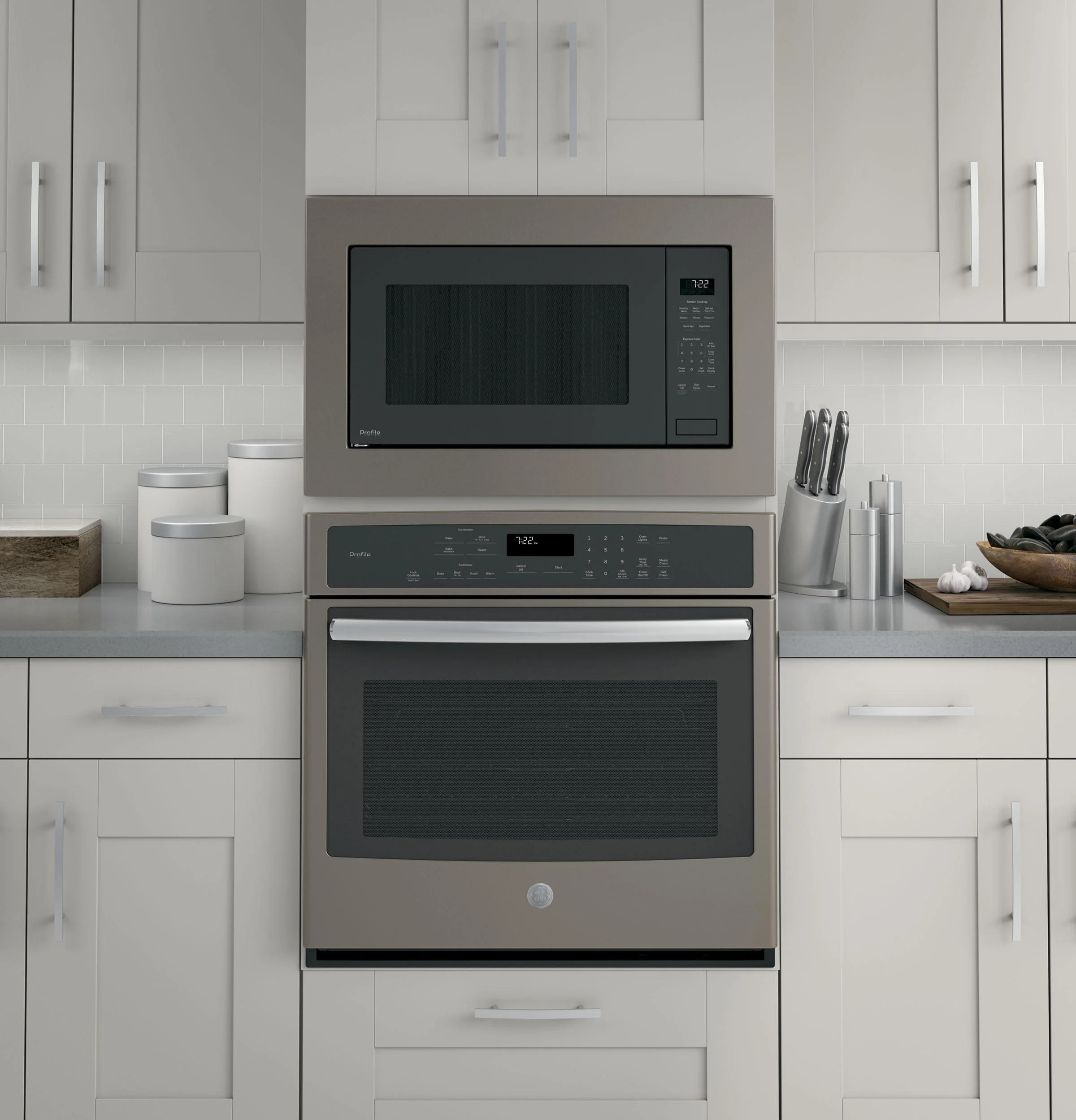 PEB7227ANDD GE Profile™ 2.2 Cu. Ft. Built-In Sensor Microwave Oven - Image 3