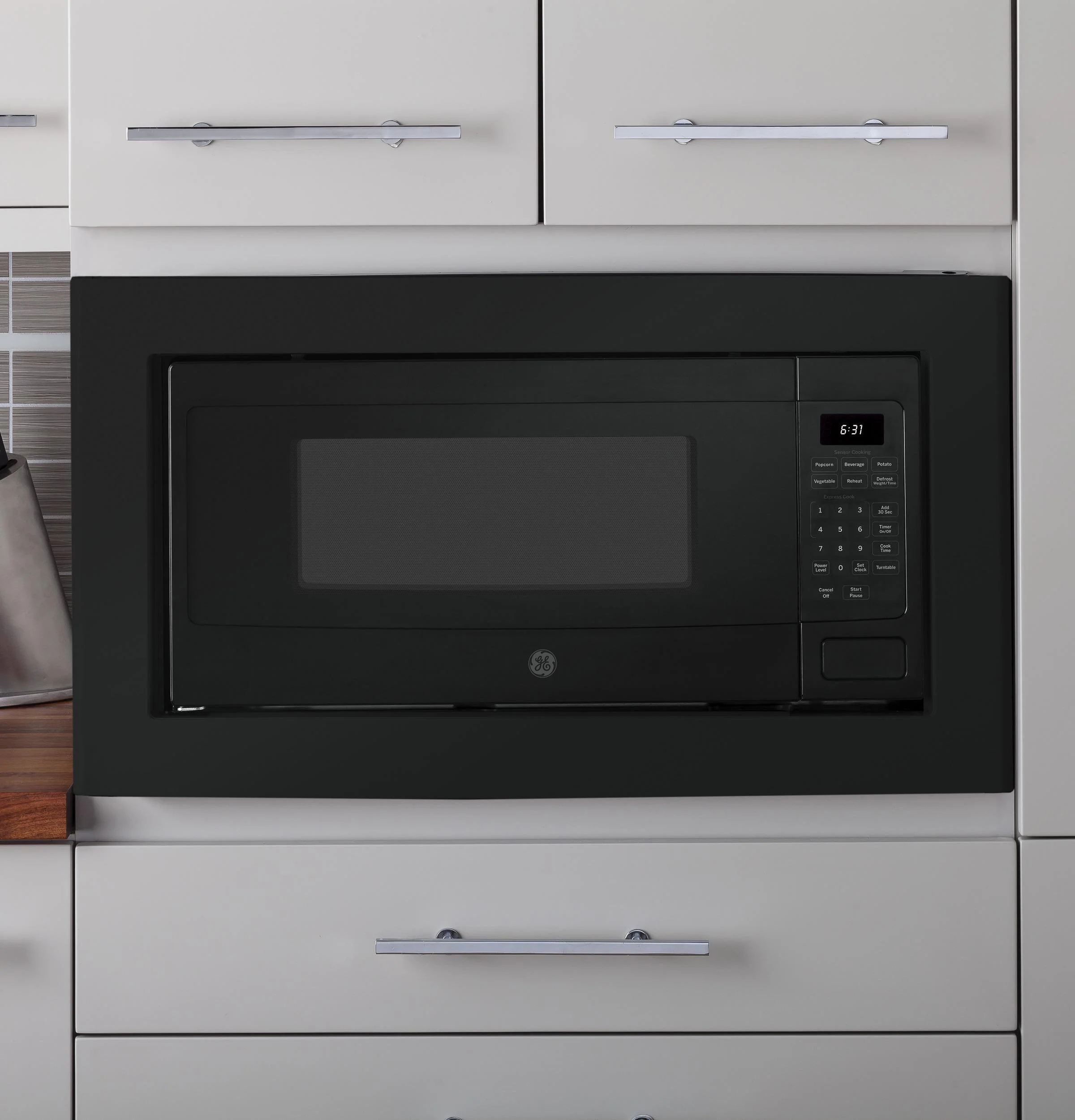 PEM31DFBB GE Profile™ 1.1 Cu. Ft. Countertop Microwave Oven - Image 8