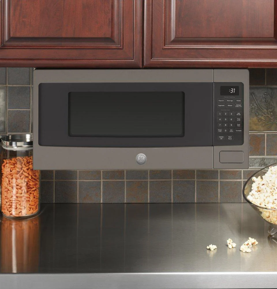 PEM31EFES GE Profile™ 1.1 Cu. Ft. Countertop Microwave Oven - Image 3