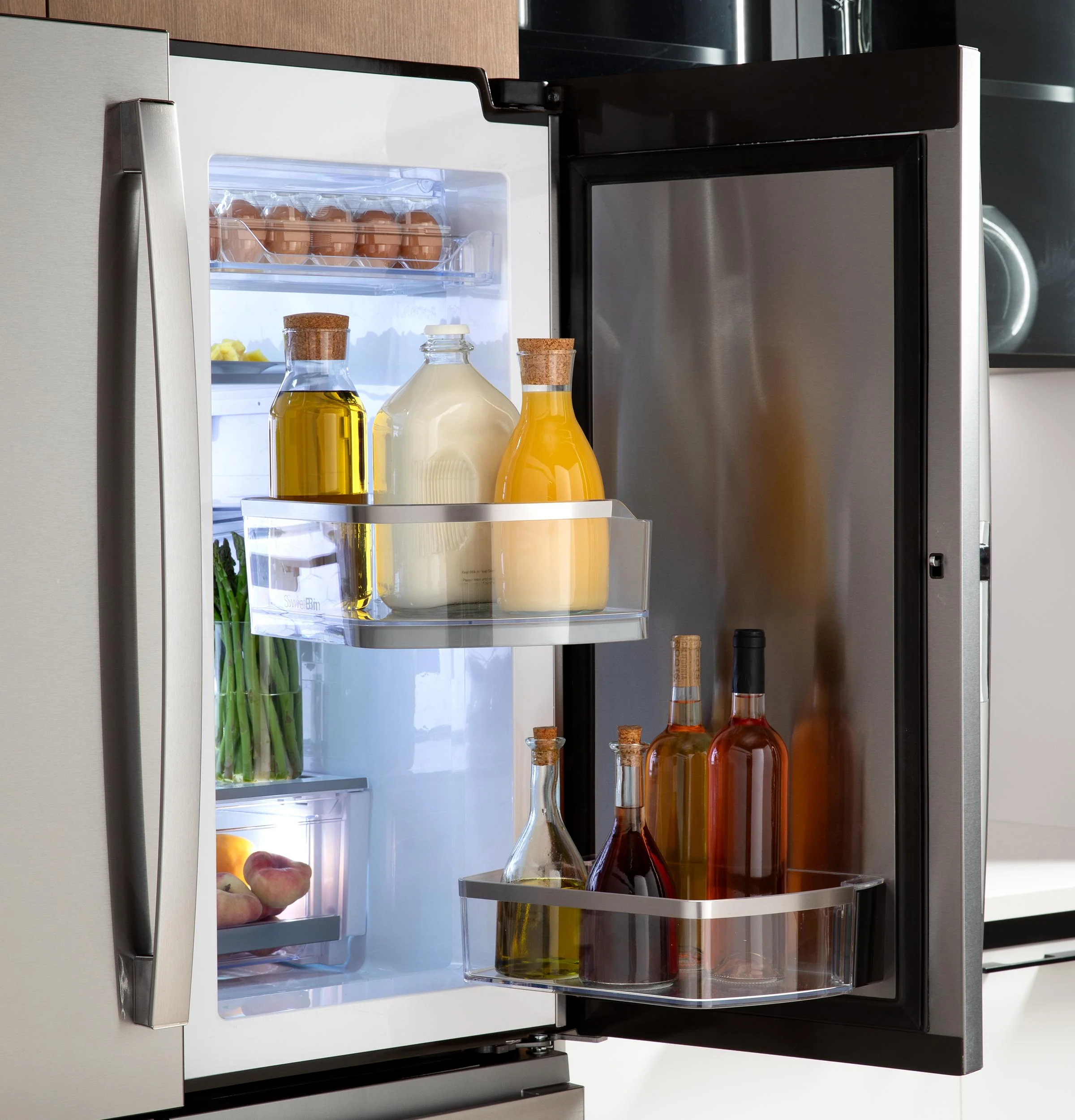 PGD29BYTFS GE Profile™ ENERGY STAR® 29 Cu. Ft. Smart Fingerprint Resistant 4-Door French-Door Refrigerator with Door In Door - Image 7