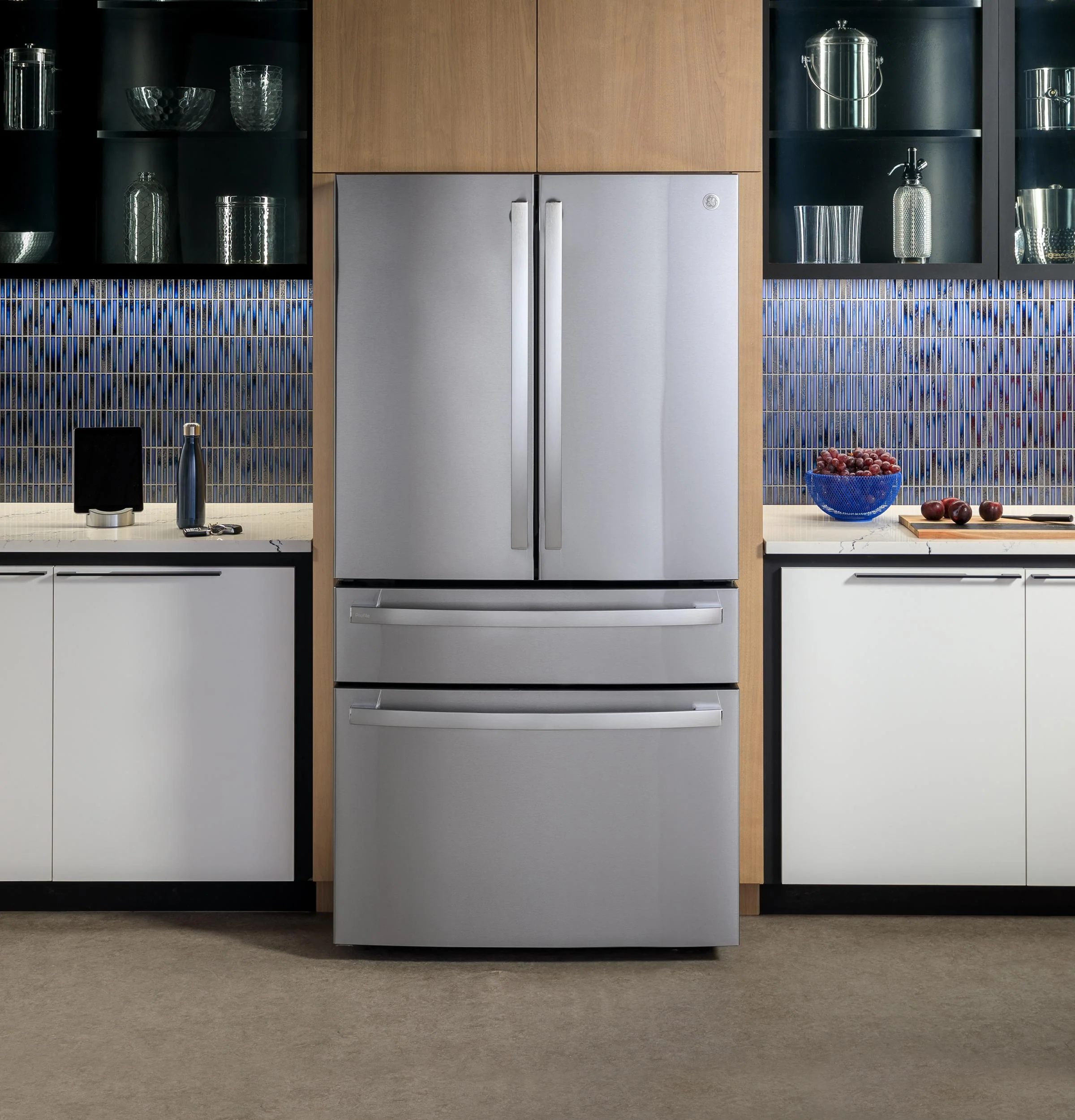 PGE29BYTFS GE Profile™ ENERGY STAR® 28.7 Cu. Ft. Smart Fingerprint Resistant 4-Door French-Door Refrigerator With Dual-Dispense AutoFill Pitcher - Image 14