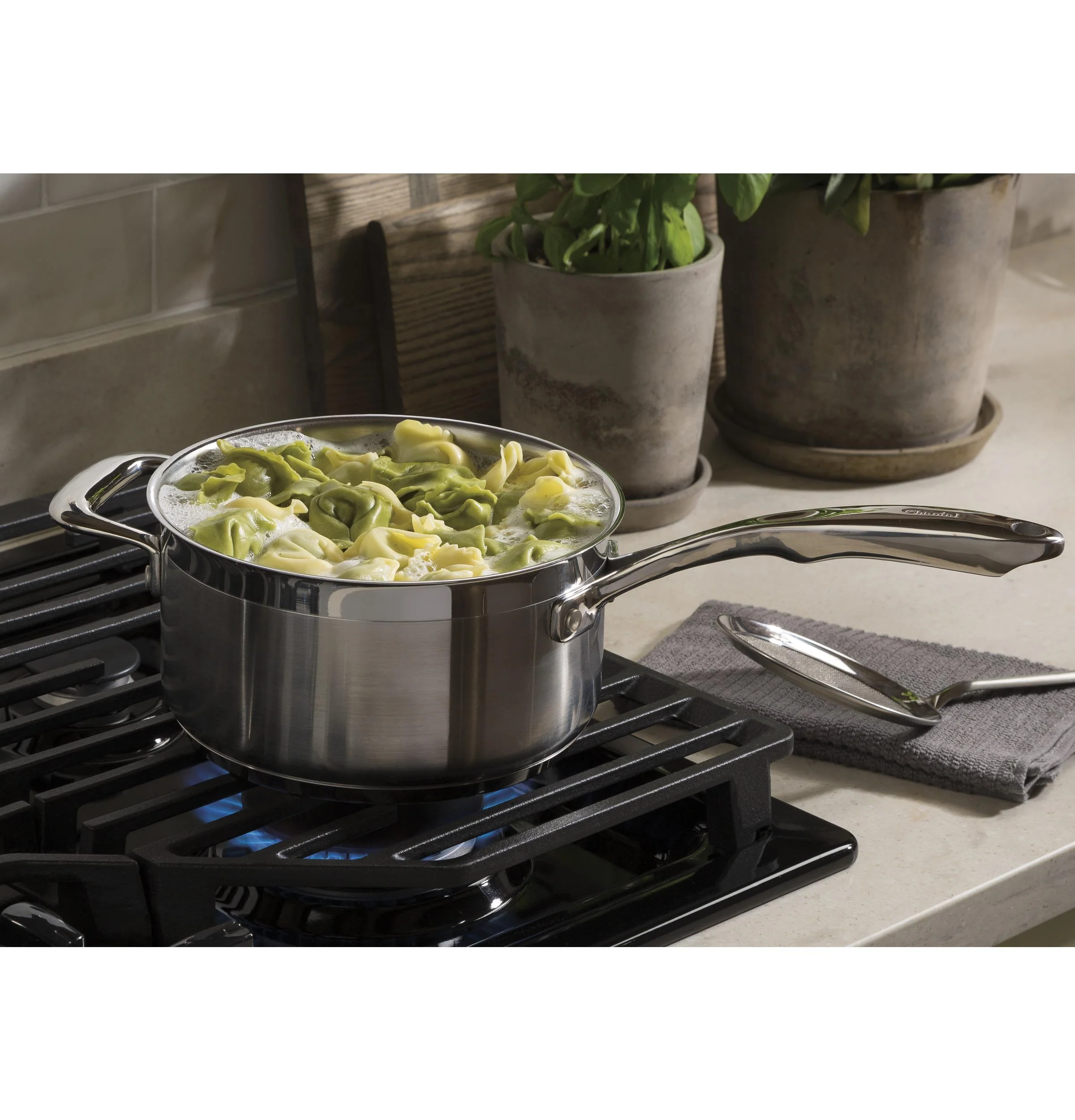 PGP7030DLBB GE Profile™ 30" Built-In Gas Cooktop with 5 Burners - Image 3