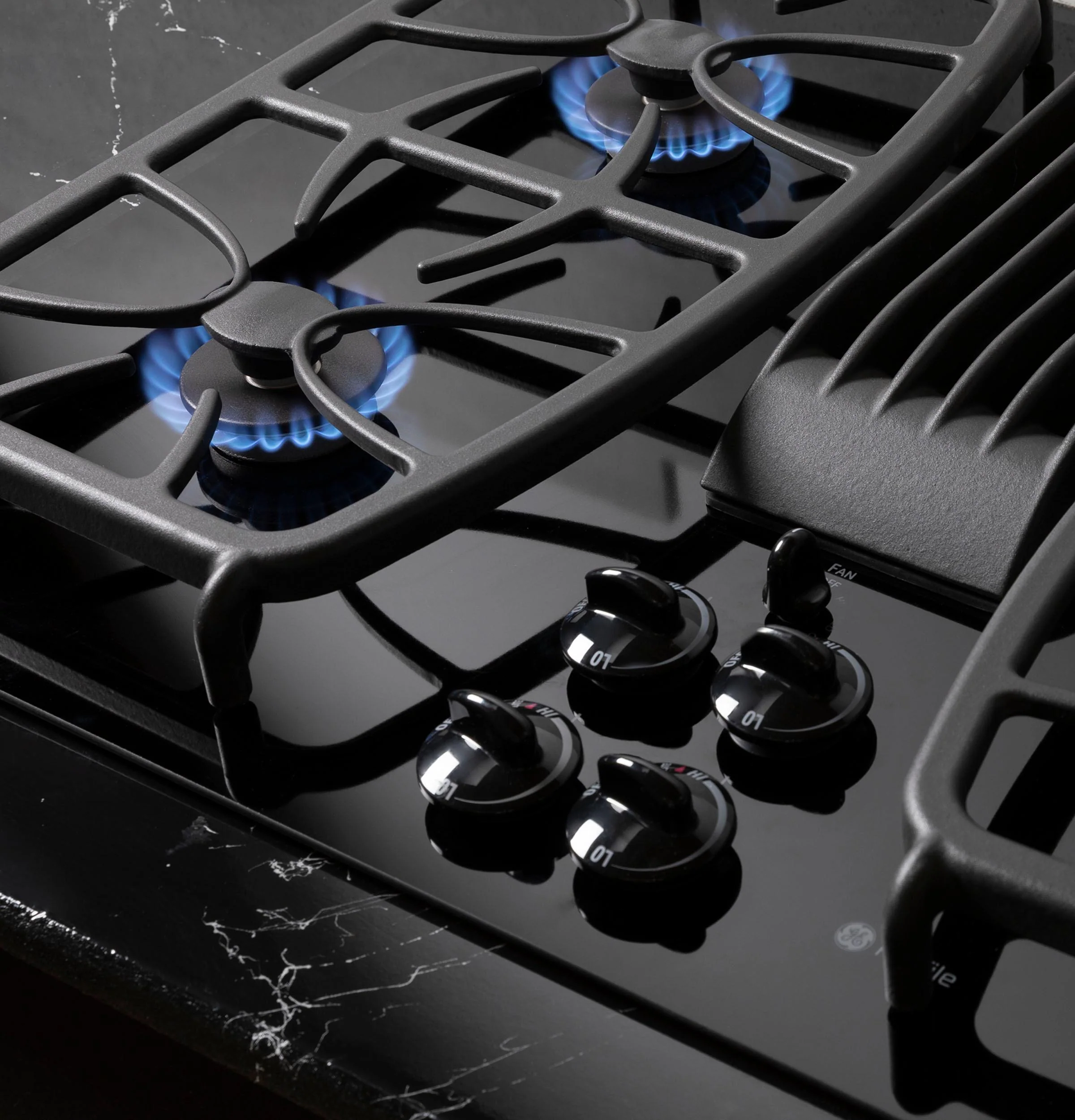 PGP9830DRBB GE Profile™ 30" Built-In Gas Downdraft Cooktop - Image 4