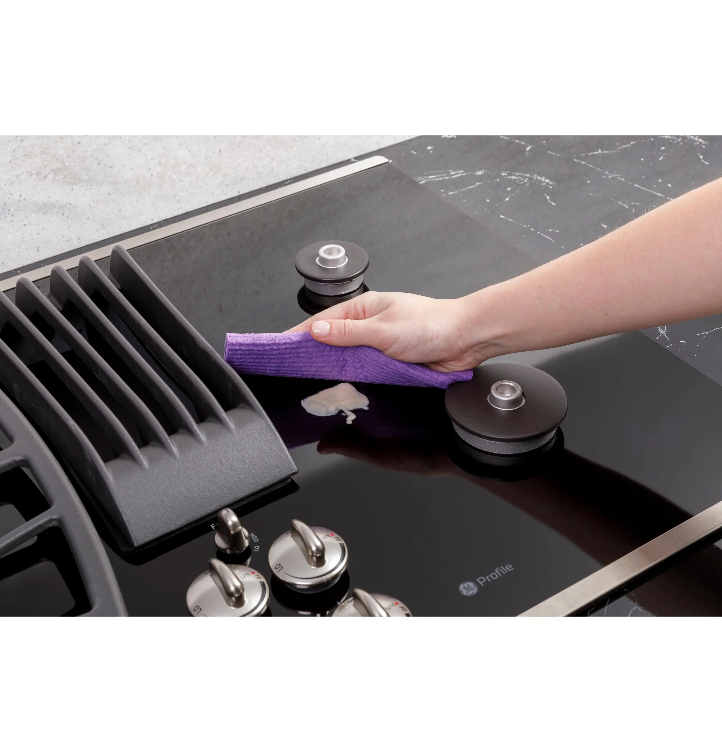 PGP9830SRSS GE Profile™ 30" Built-In Gas Downdraft Cooktop - Image 7