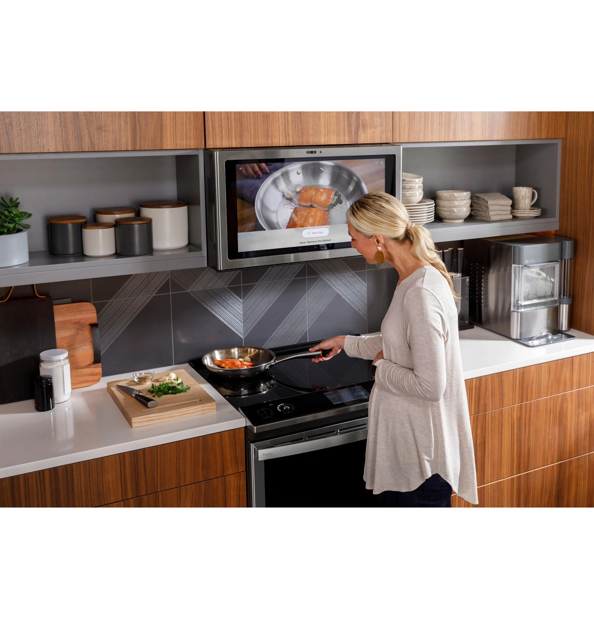 PHS93EYPFS GE Profile™ ENERGY STAR® 30" Smart Slide-In Fingerprint Resistant Front-Control Induction and Convection Range with No Preheat Air Fry - Image 9