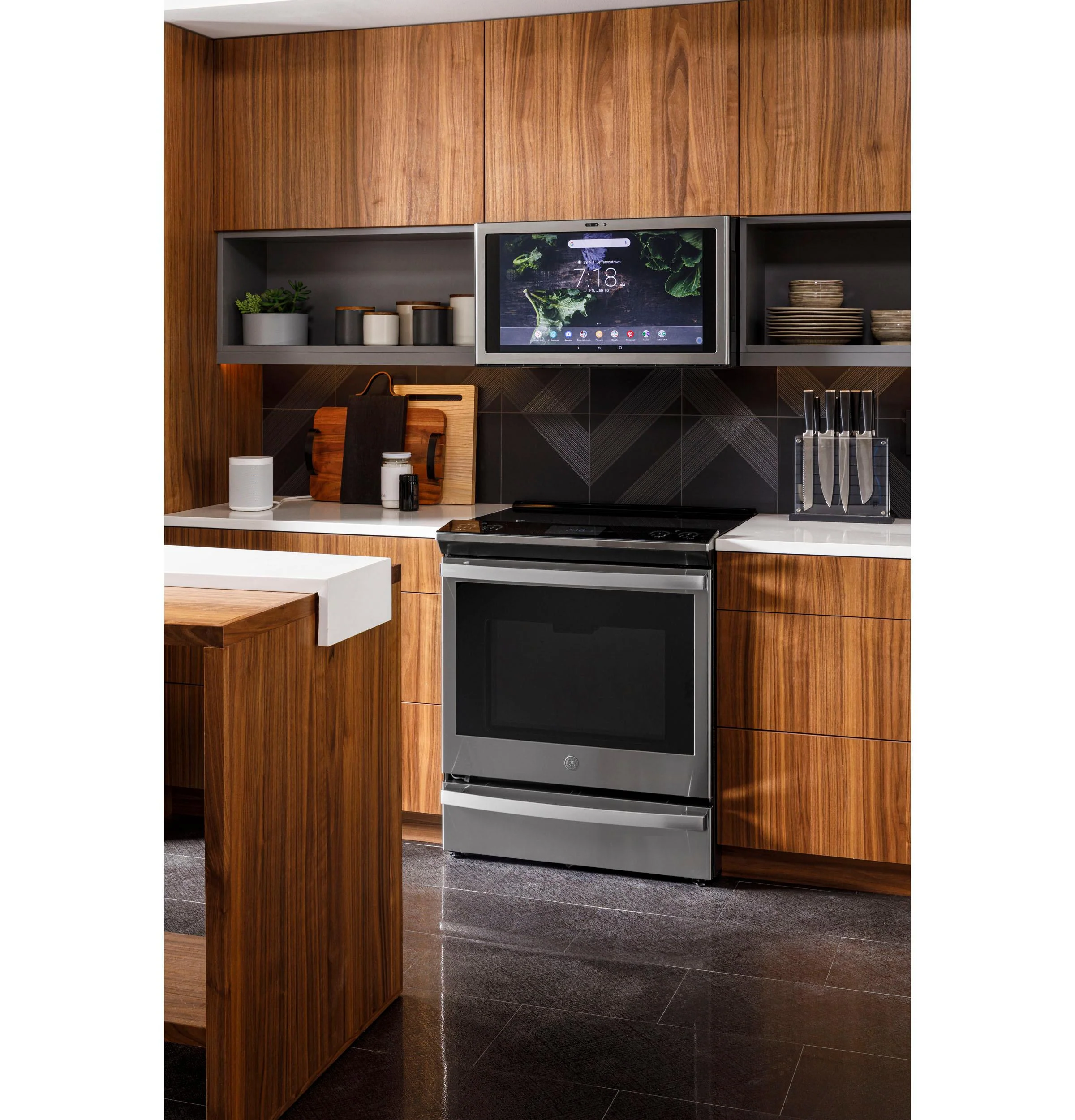 PHS93XYPFS GE Profile™ 30" Smart Slide-In Front-Control Induction Fingerprint Resistant Range with In Oven Camera - Image 13