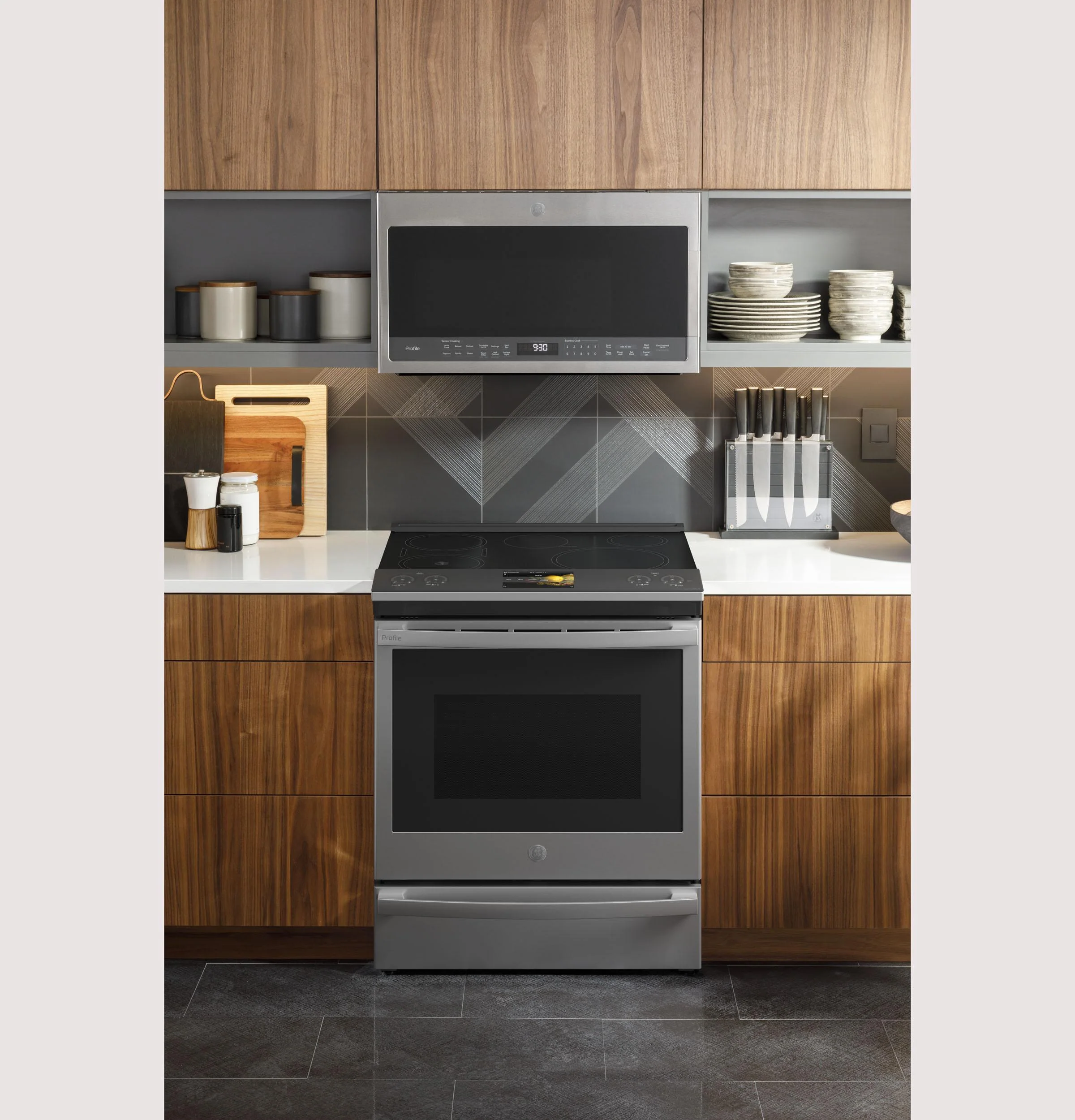 PHS93XYPFS GE Profile™ 30" Smart Slide-In Front-Control Induction Fingerprint Resistant Range with In Oven Camera - Image 6