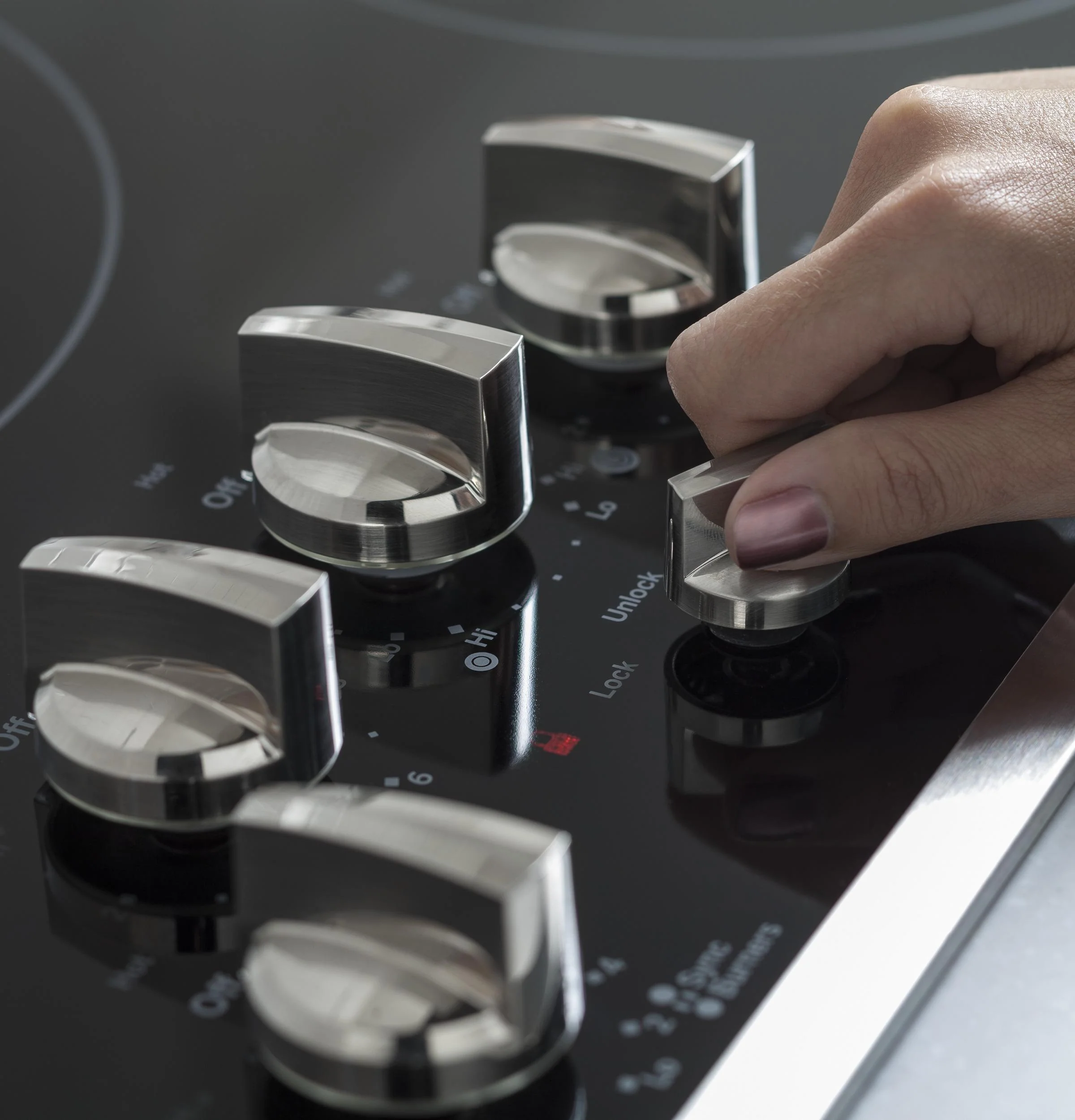 PP7036BMTS GE Profile™ 36" Built-In Knob Control Cooktop - Image 8