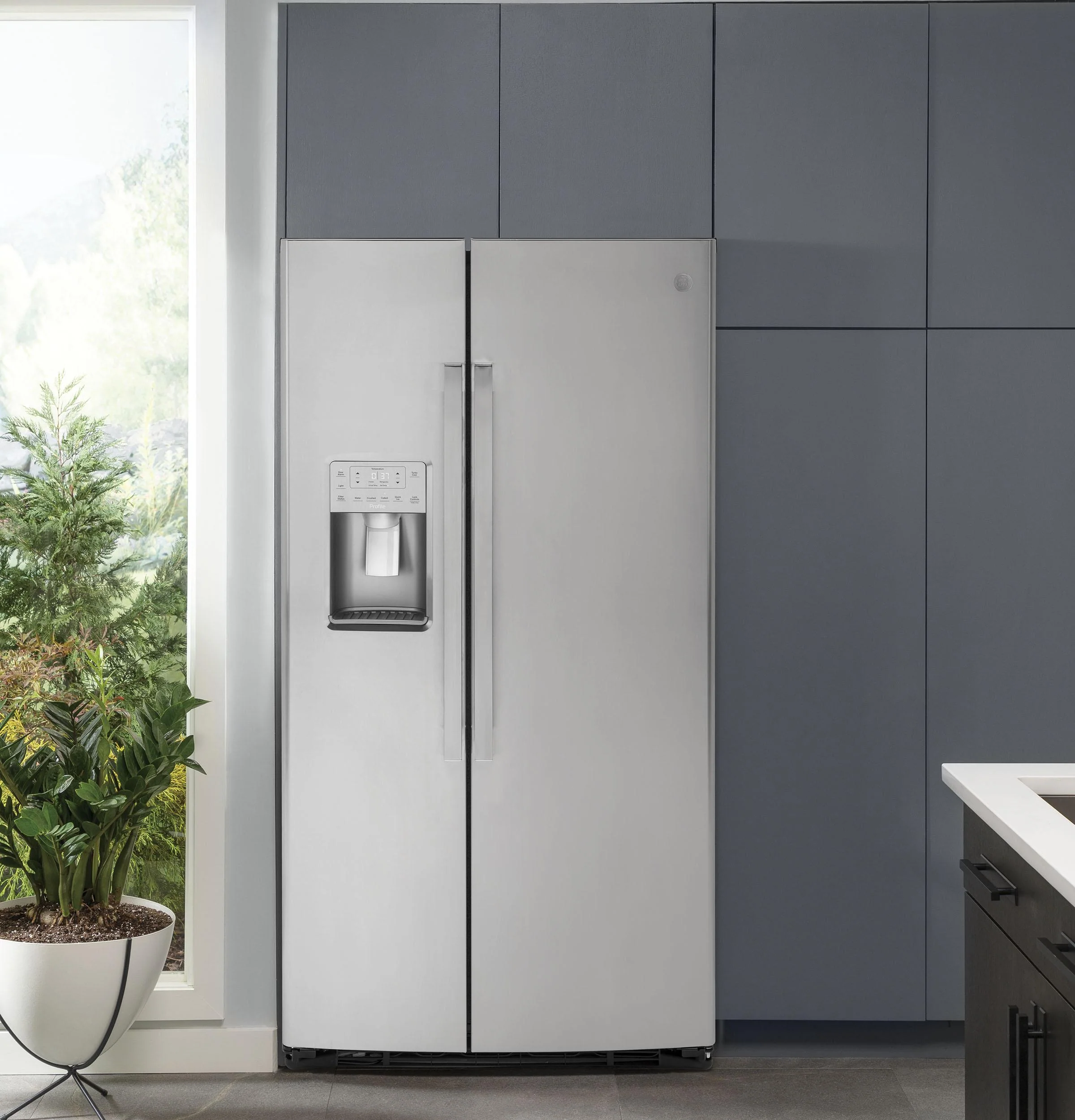 PSE25KYHFS GE Profile™ ENERGY STAR® 25.3 Cu. Ft. Side-by-Side Refrigerator - Image 7