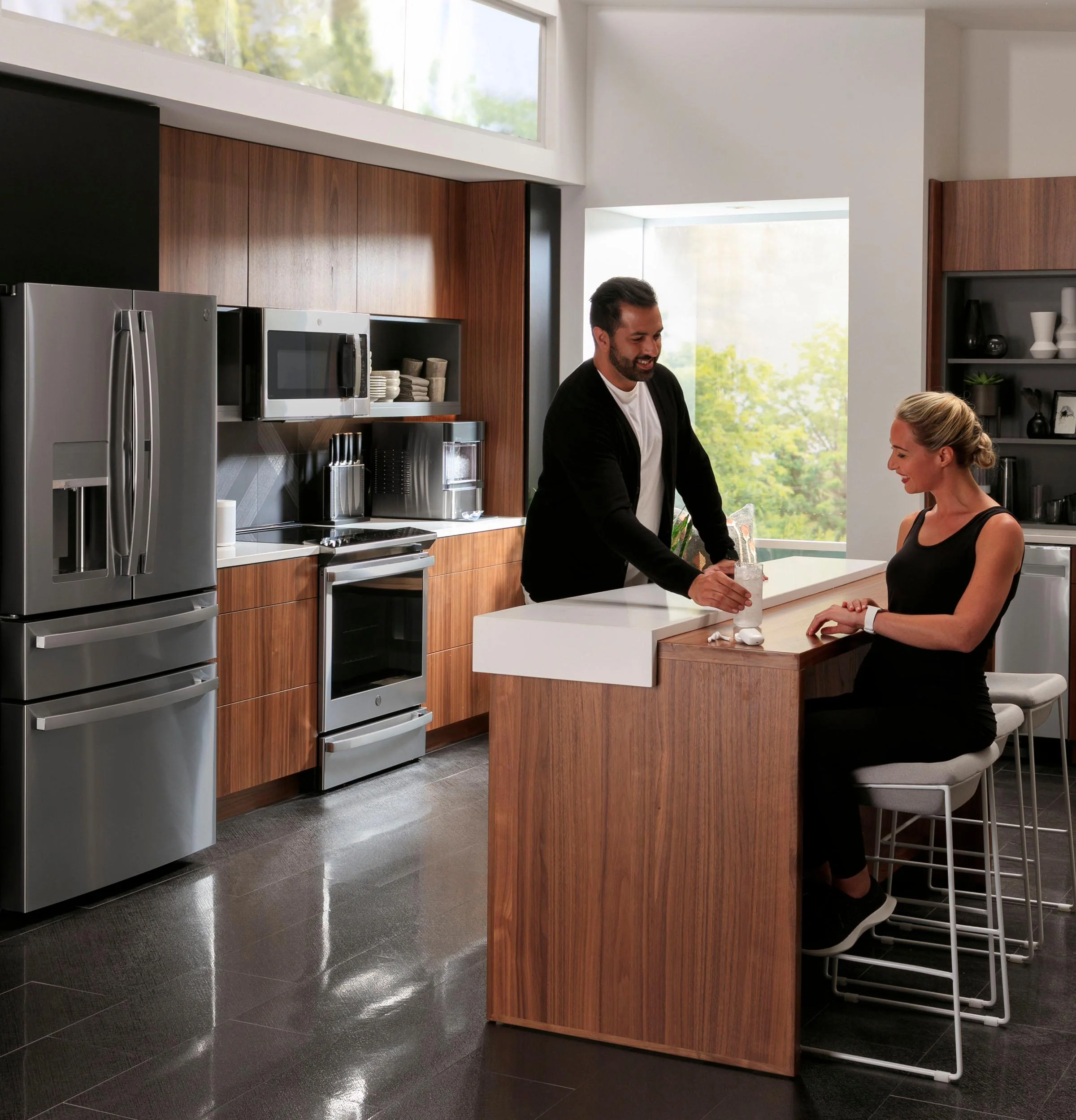 PVD28BYNFS GE Profile™ ENERGY STAR® 27.9 Cu. Ft. Smart Fingerprint Resistant 4-Door French-Door Refrigerator with Door In Door - Image 34