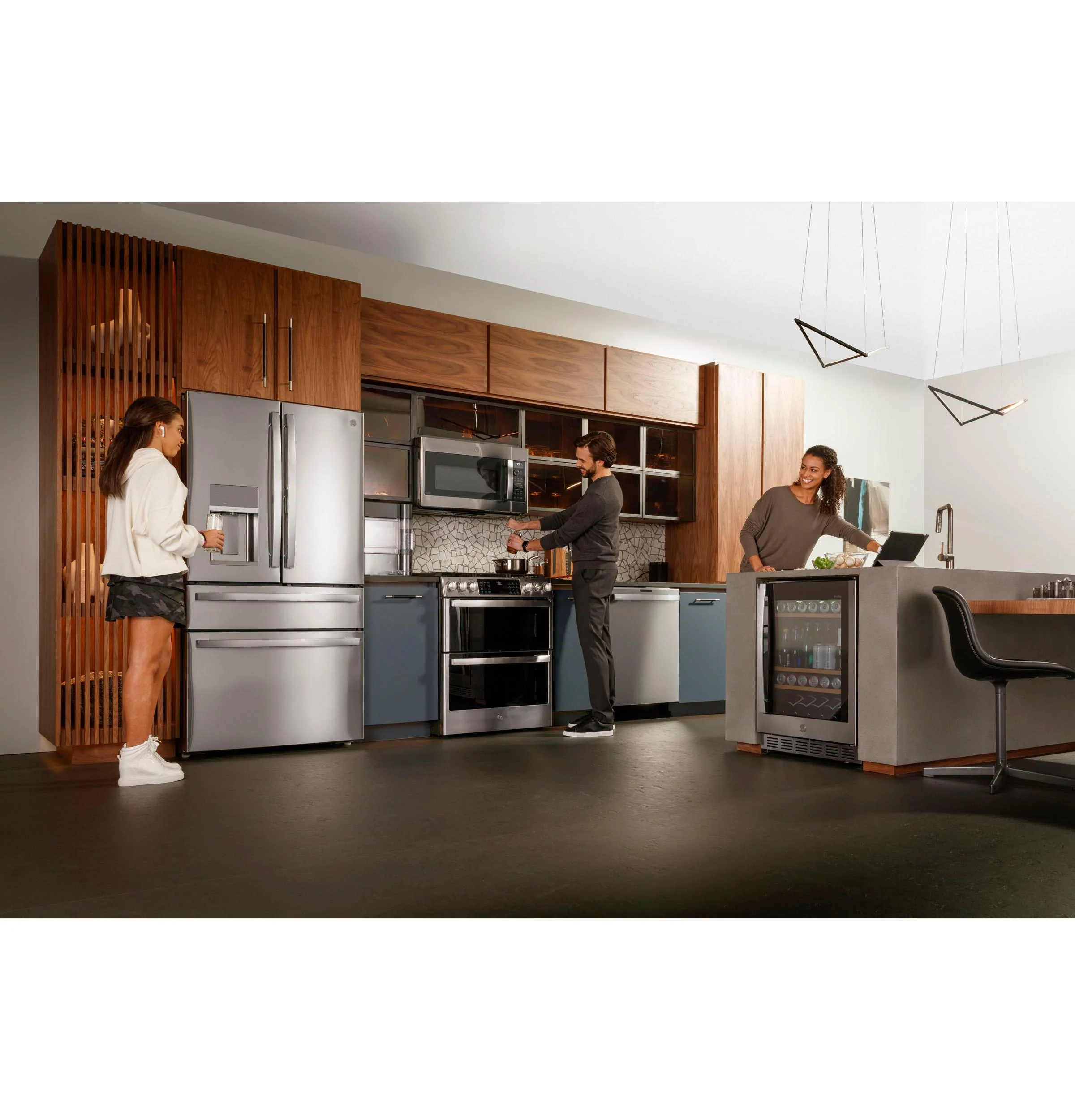 PVD28BYNFS GE Profile™ ENERGY STAR® 27.9 Cu. Ft. Smart Fingerprint Resistant 4-Door French-Door Refrigerator with Door In Door - Image 44