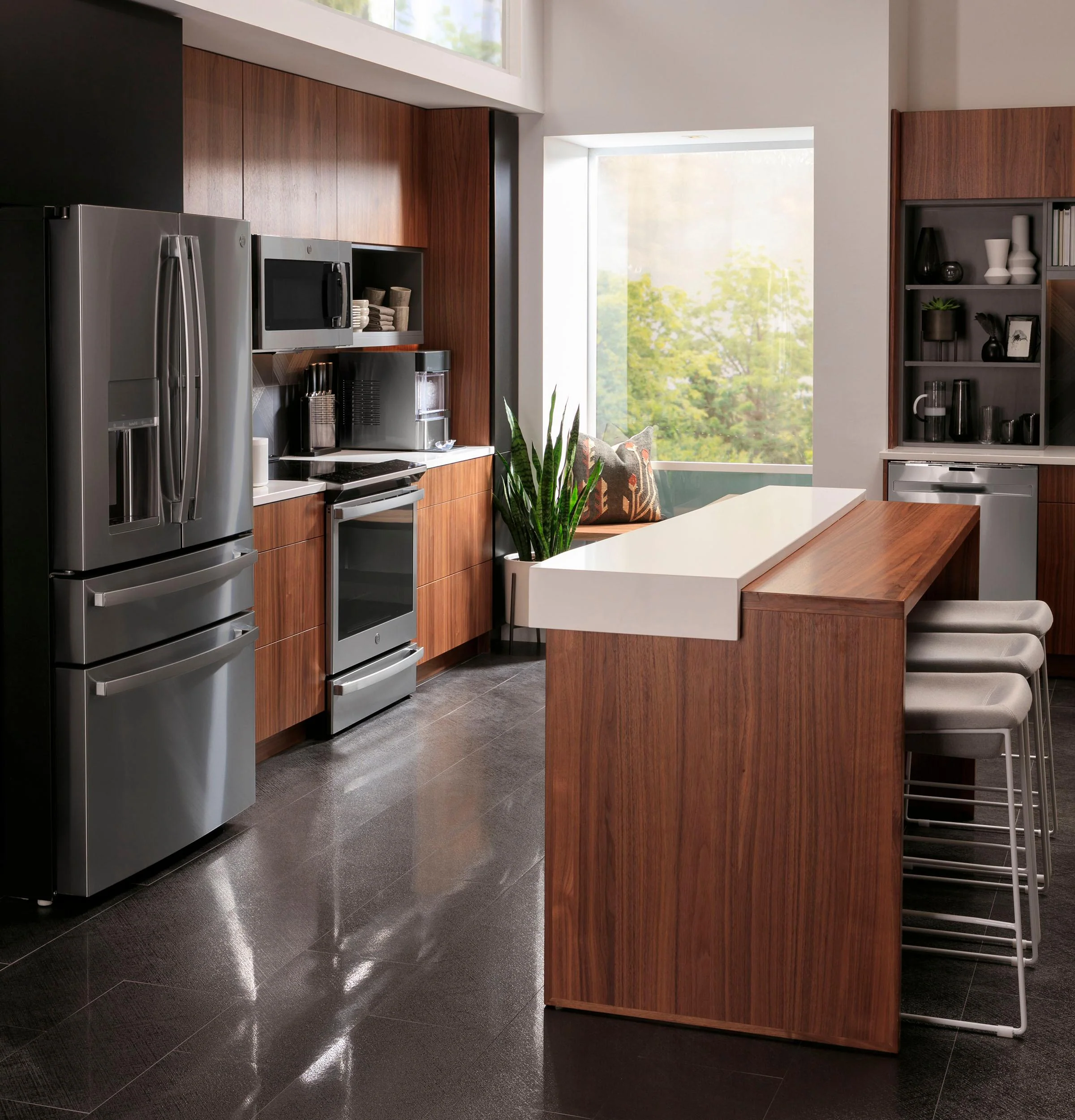PVD28BYNFS GE Profile™ ENERGY STAR® 27.9 Cu. Ft. Smart Fingerprint Resistant 4-Door French-Door Refrigerator with Door In Door - Image 83
