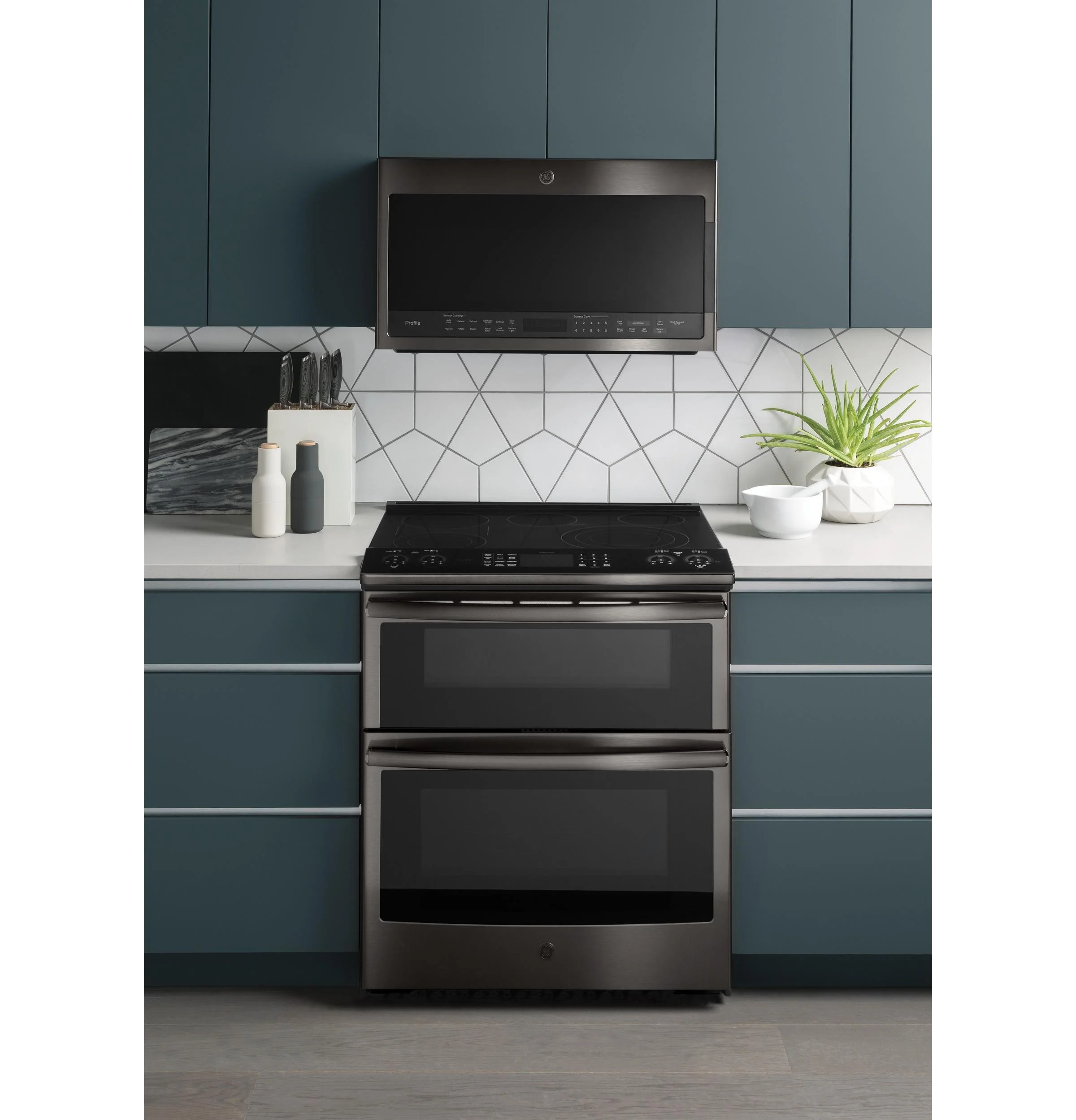 PVM9005BLTS GE Profile™ 2.1 Cu. Ft. Over-the-Range Sensor Microwave Oven - Image 2