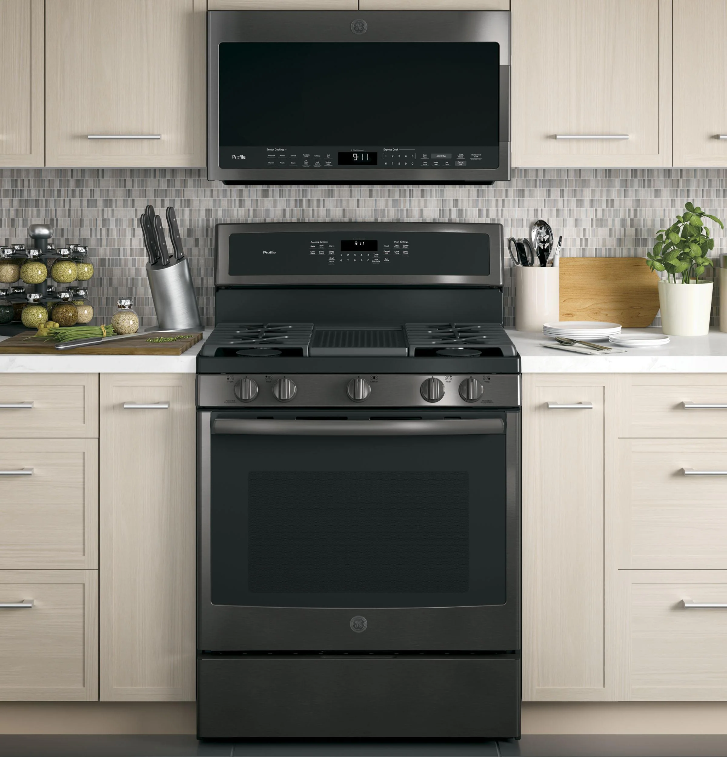 PVM9005BLTS GE Profile™ 2.1 Cu. Ft. Over-the-Range Sensor Microwave Oven - Image 3