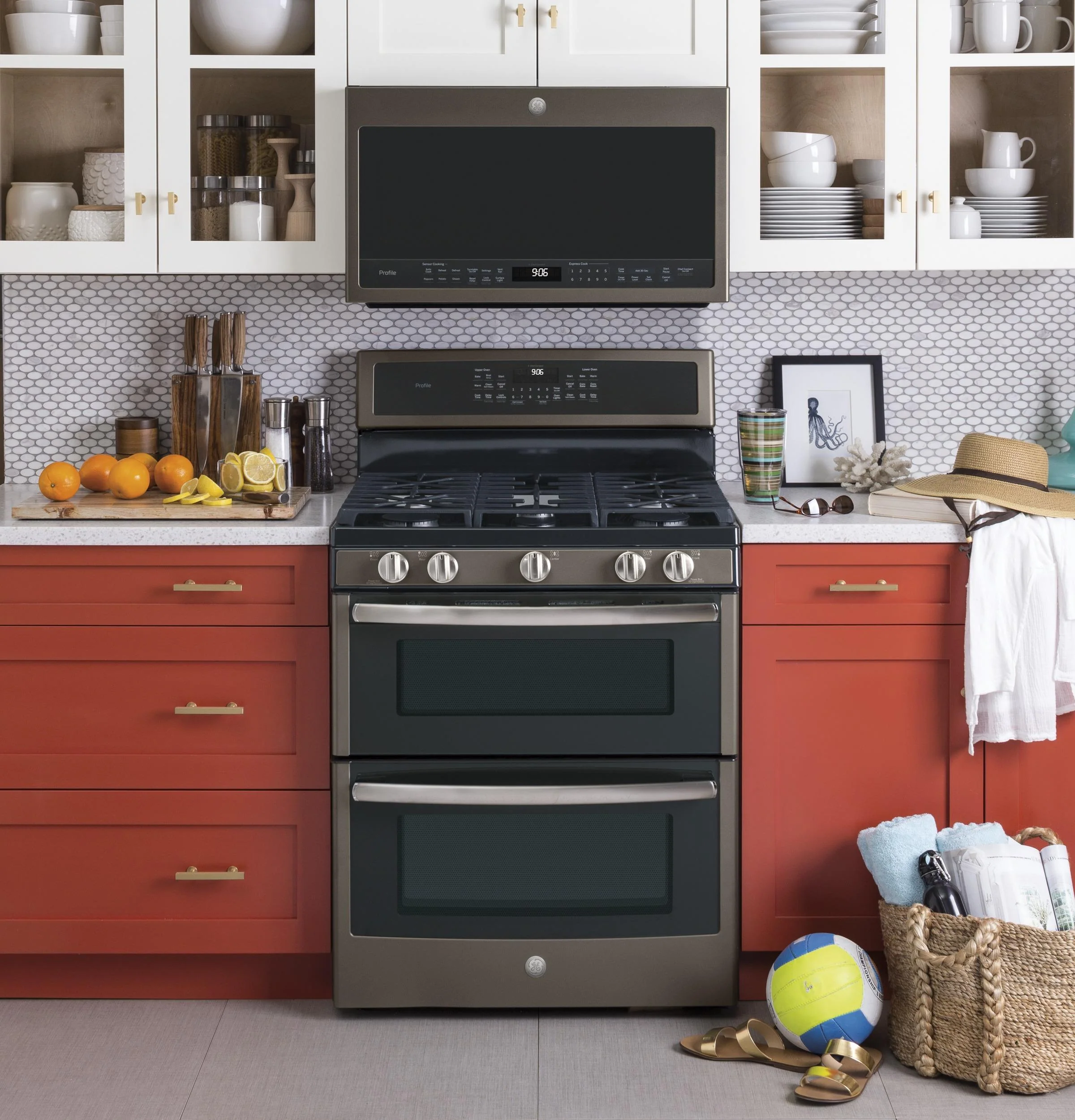 GE Profile™ 2.1 Cu. Ft. Over-the-Range Sensor Microwave Oven - Image 7