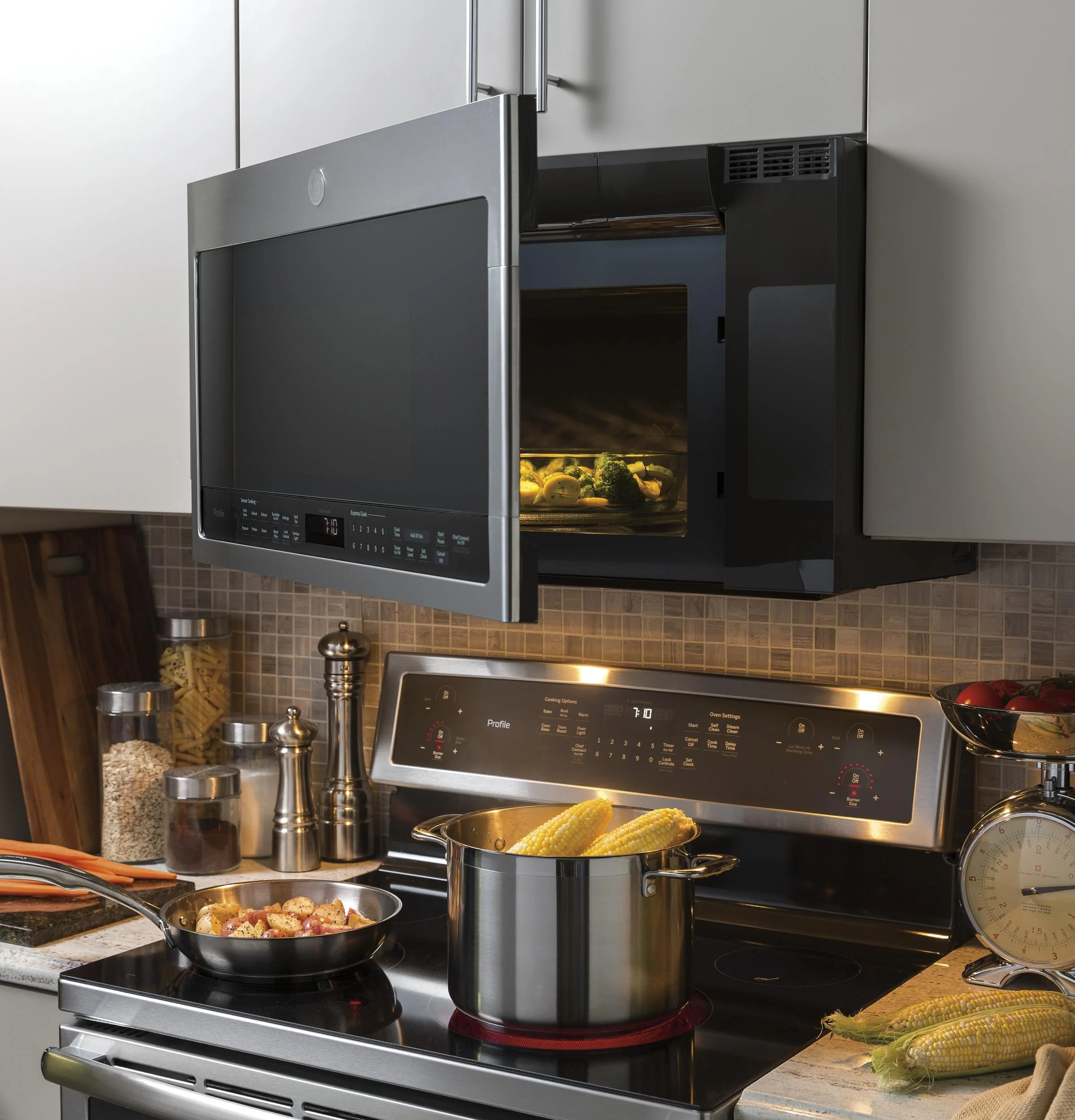 PVM9005RYSS GE Profile™ 2.1 Cu. Ft. Over-the-Range Sensor Microwave Oven - Image 3
