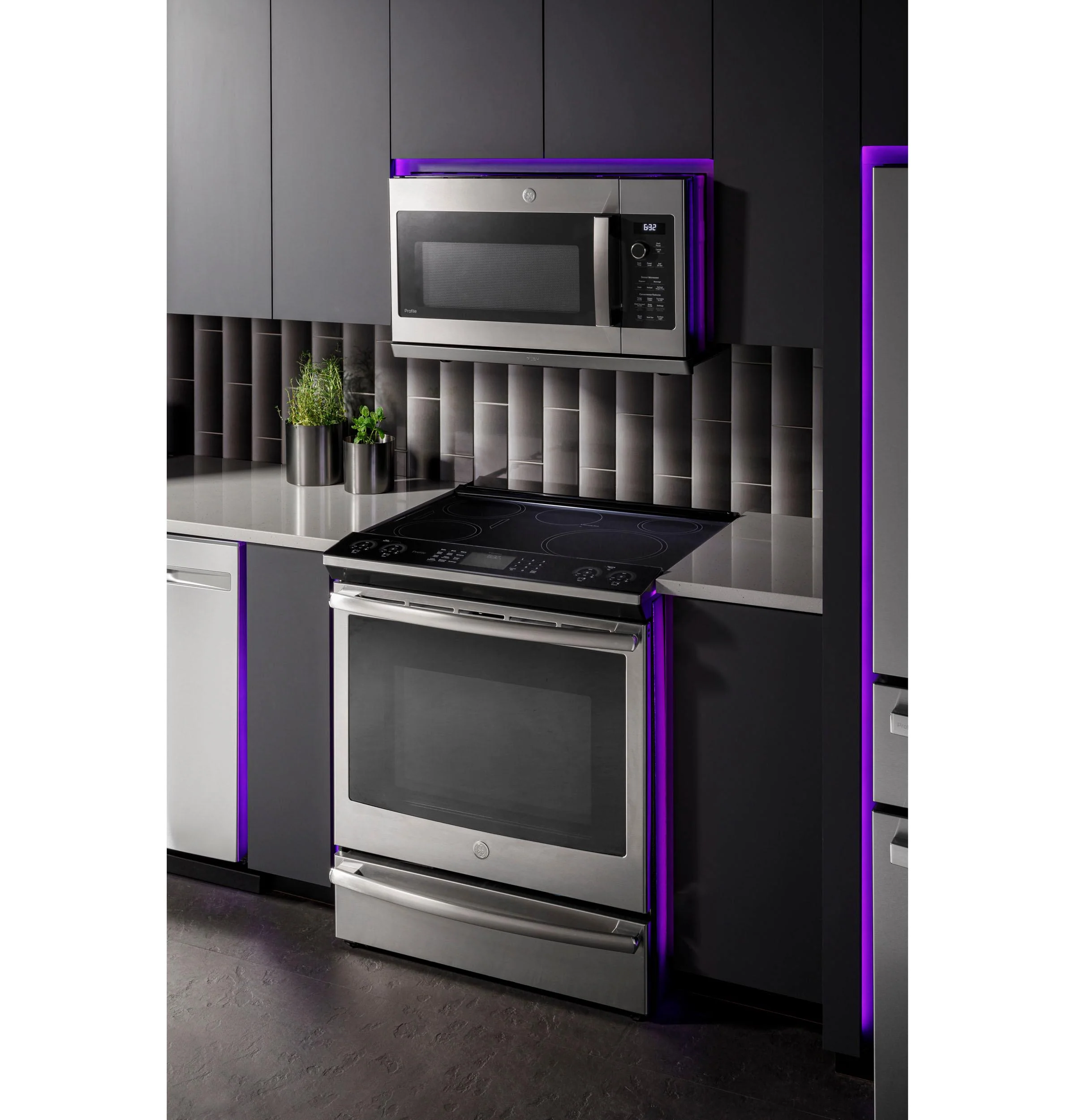 PVM9225RYSS GE Profile™ 2.2 Cu. Ft. Over-the-Range Sensor Microwave Oven - Image 10