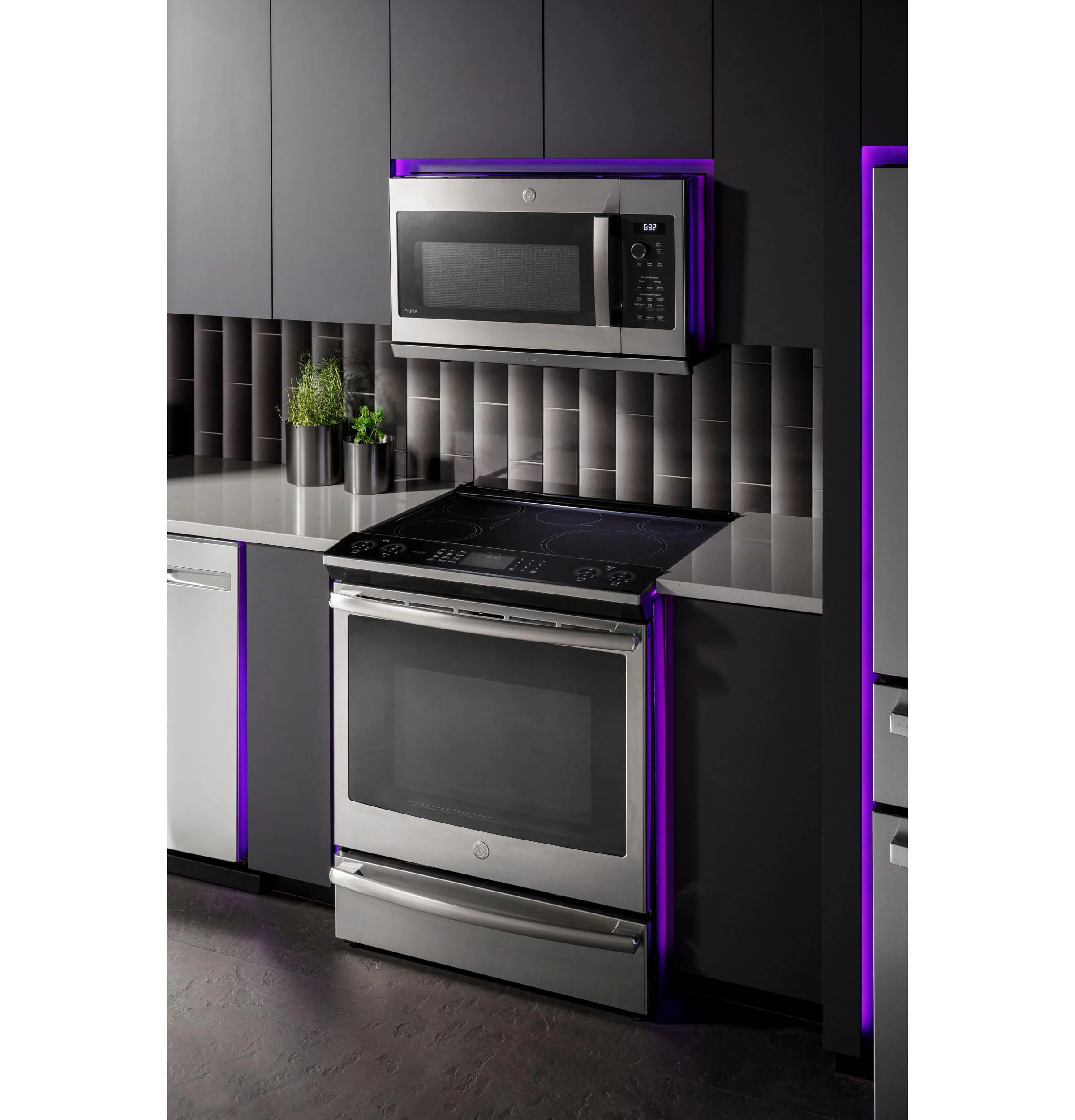 PVM9225SRSS GE Profile™ 2.2 Cu. Ft. Over-the-Range Sensor Microwave Oven - Image 14