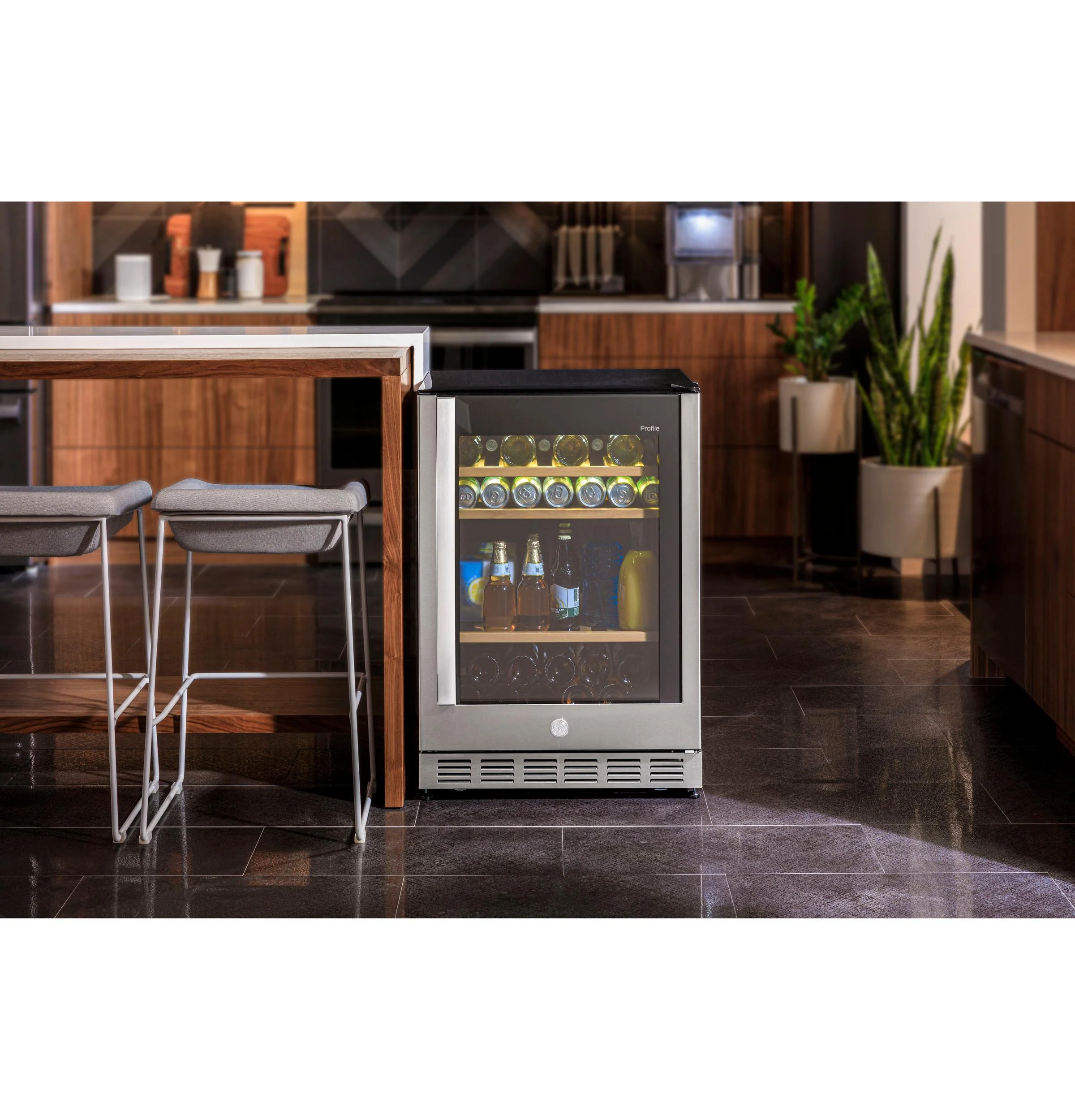 PVS06BSPSS GE Profile™ 155-Can or 52-Bottle Beverage Center - Image 12