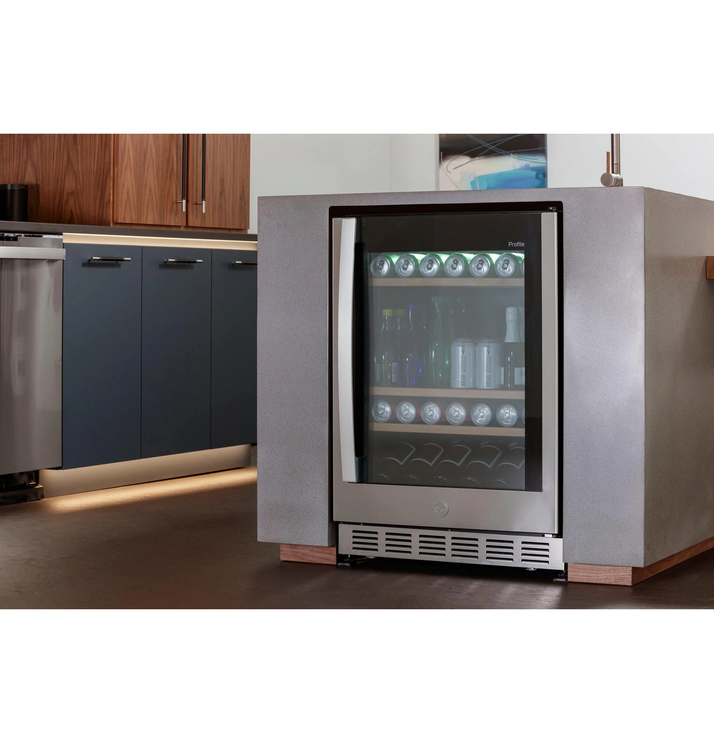 PVS06BSPSS GE Profile™ 155-Can or 52-Bottle Beverage Center - Image 20