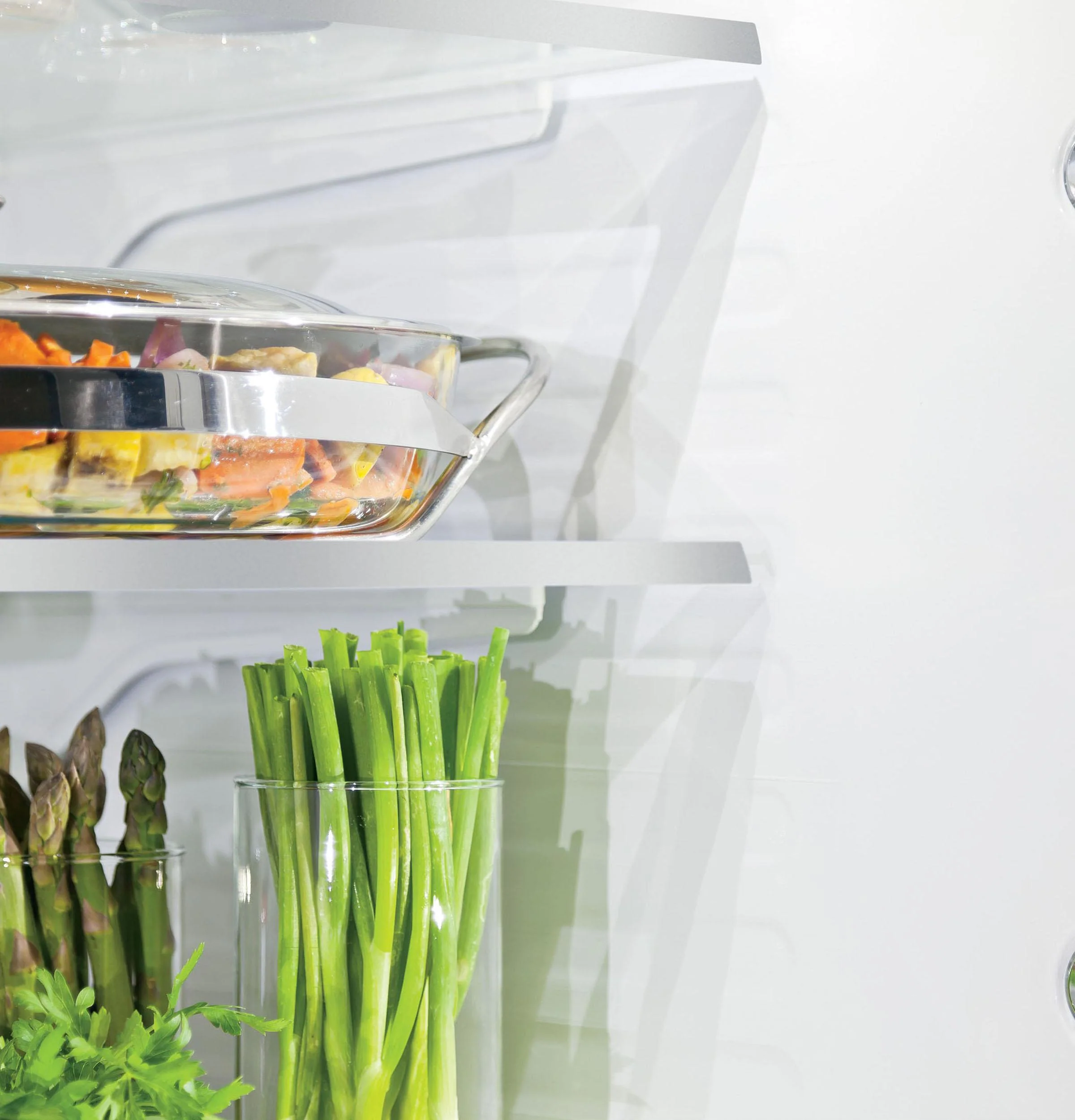 GE Profile™ Series ENERGY STAR® 23.1 Cu. Ft. Counter-Depth French-Door Refrigerator - Image 19
