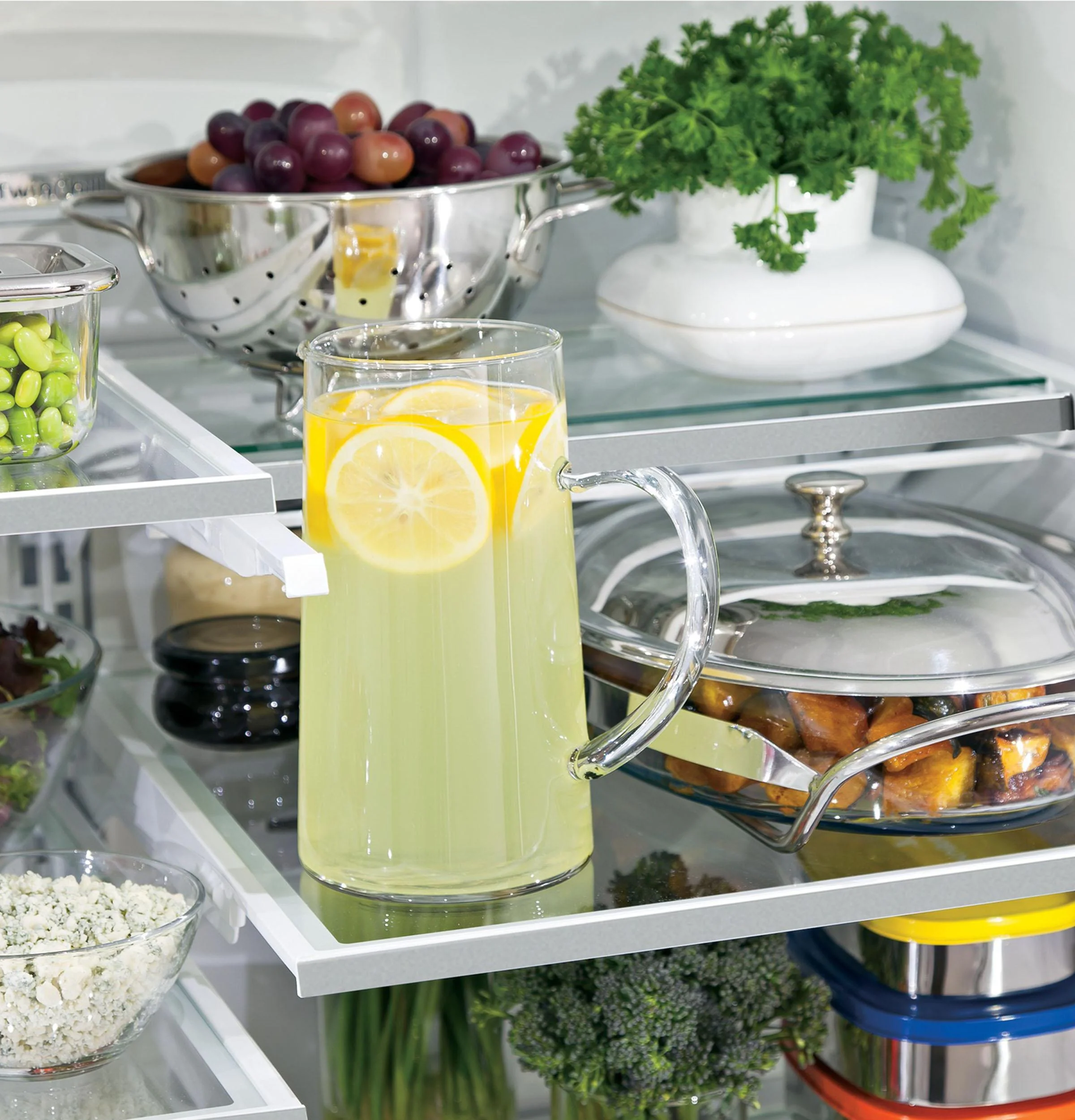 PWE23KYNFS GE Profile™ ENERGY STAR® 23.1 Cu. Ft. Counter-Depth Fingerprint Resistant French-Door Refrigerator - Image 10