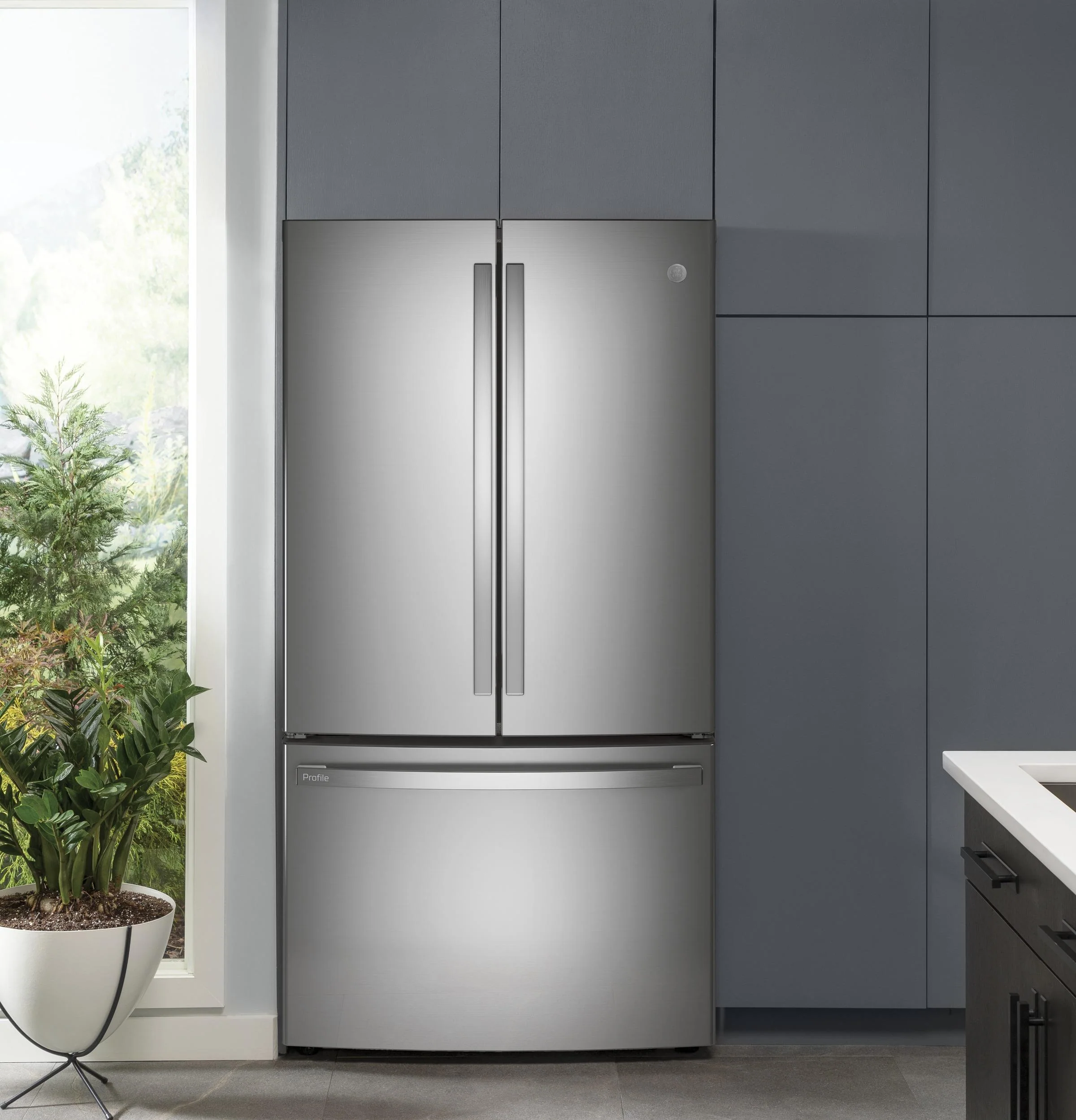PWE23KYNFS GE Profile™ ENERGY STAR® 23.1 Cu. Ft. Counter-Depth Fingerprint Resistant French-Door Refrigerator - Image 6
