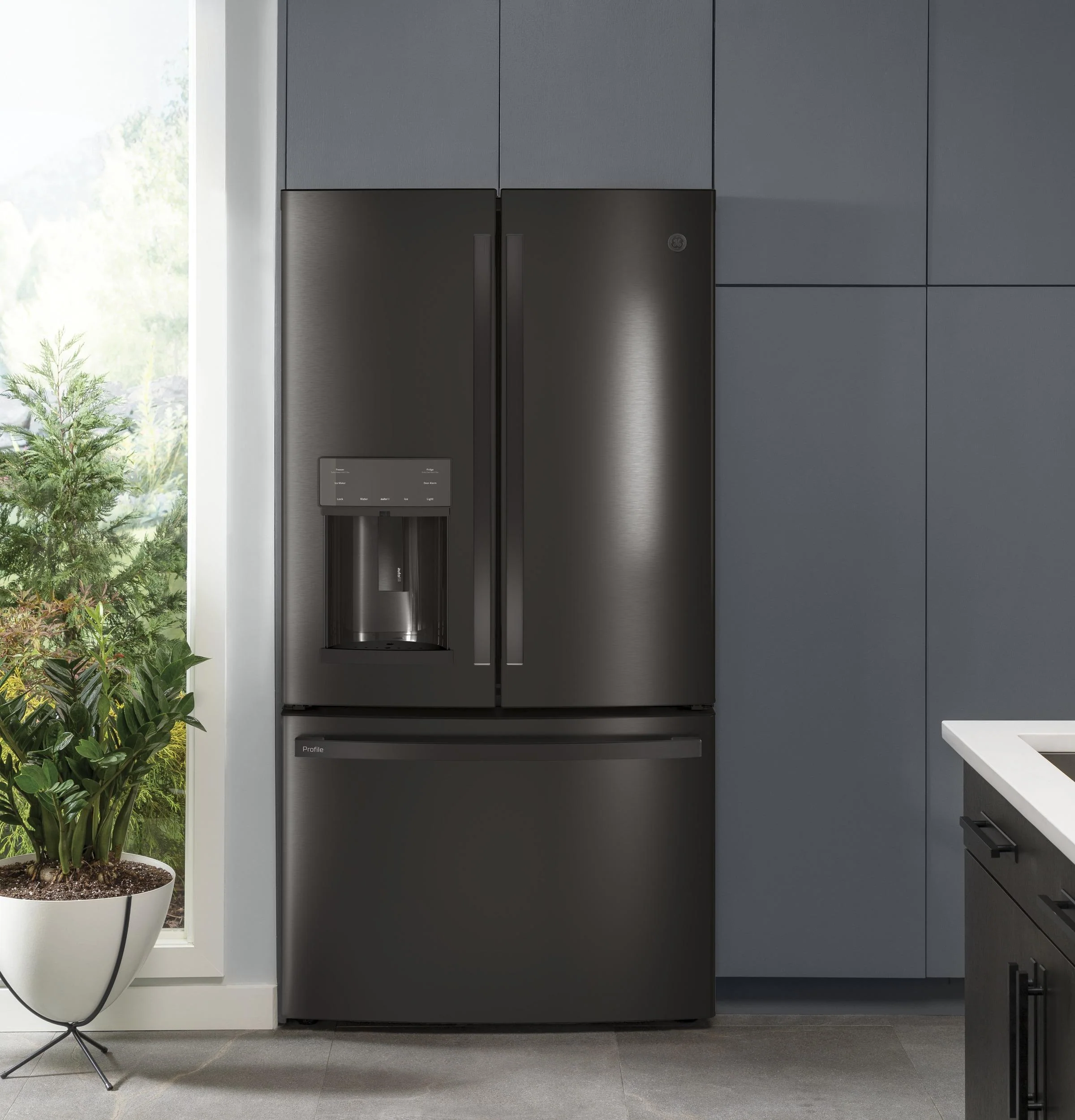 PYE22KBLTS GE Profile™ ENERGY STAR® 22.1 Cu. Ft. Counter-Depth French-Door Refrigerator with Hands-Free AutoFill - Image 58