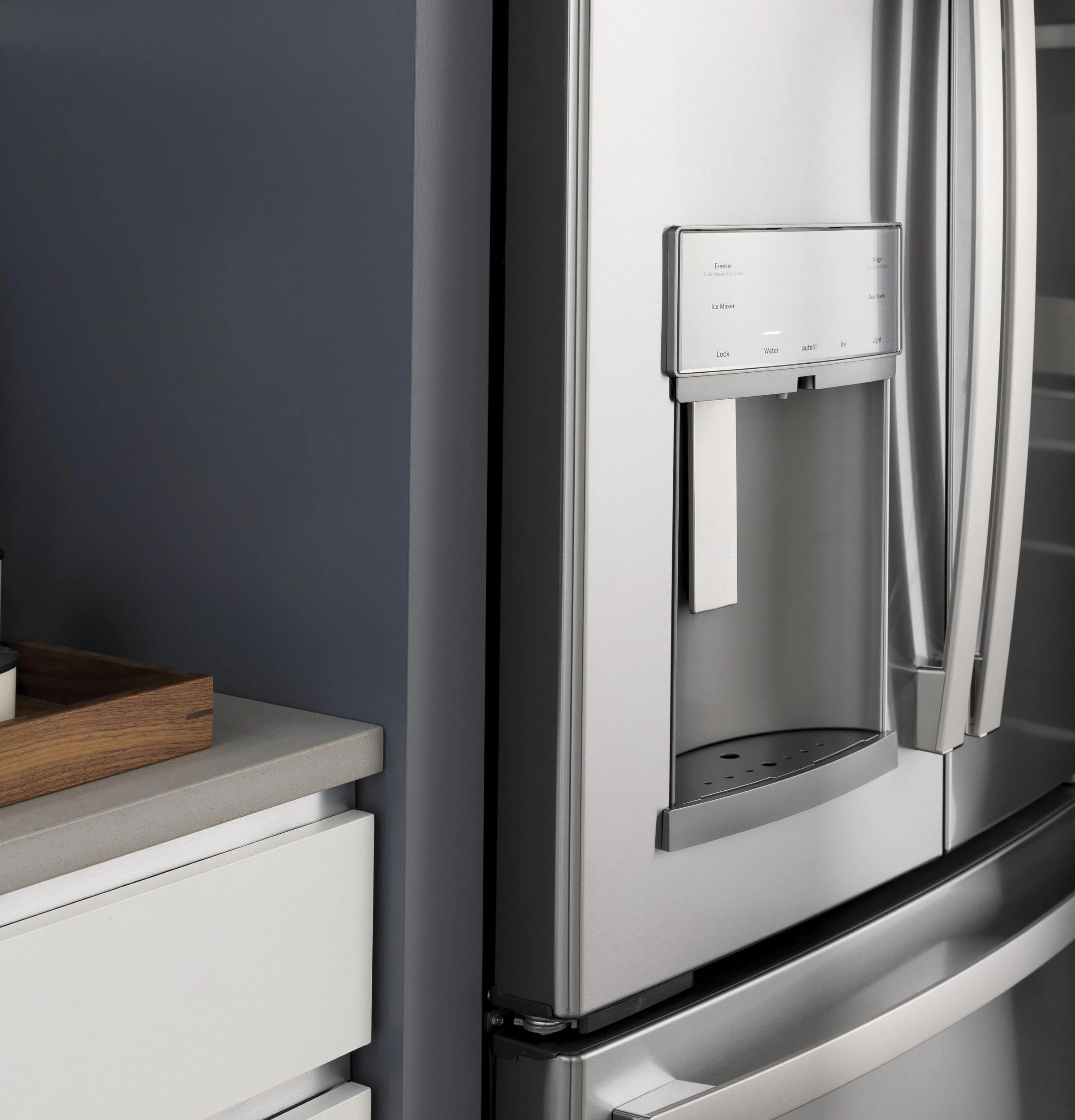 PYE22KYNFS GE Profile™ ENERGY STAR® 22.1 Cu. Ft. Counter-Depth Fingerprint Resistant French-Door Refrigerator with Hands-Free AutoFill - Image 21