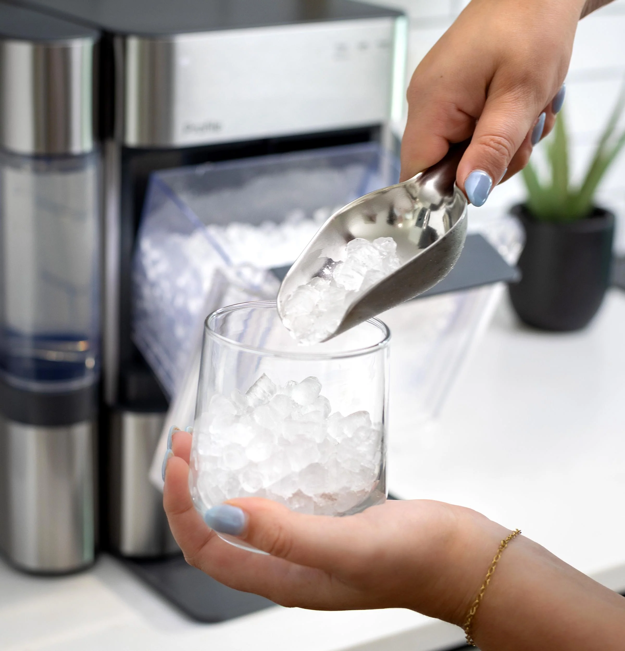 XPIO13SWSS GE Profile™ Opal™ 2.0 Ultra Nugget Ice Maker with Side Tank and Scale Inhibiting Filter - Image 21