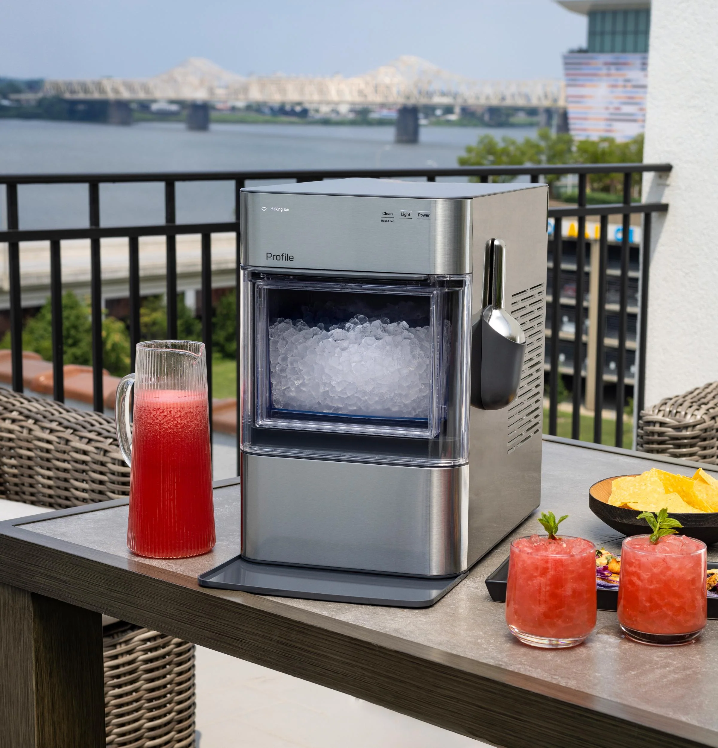 XPIO23SWSS GE Profile™ Opal™ 2.0 Ultra Nugget Ice Maker with Scale Inhibiting Filter - Image 16