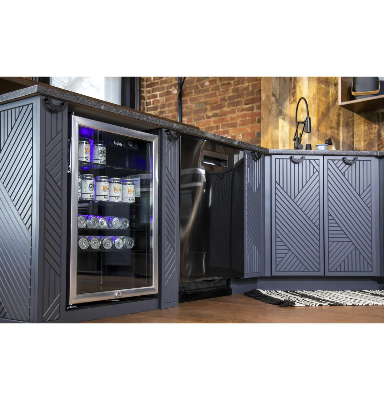 Haier HEBF100BXS 150-Can Beverage Center - Image 28