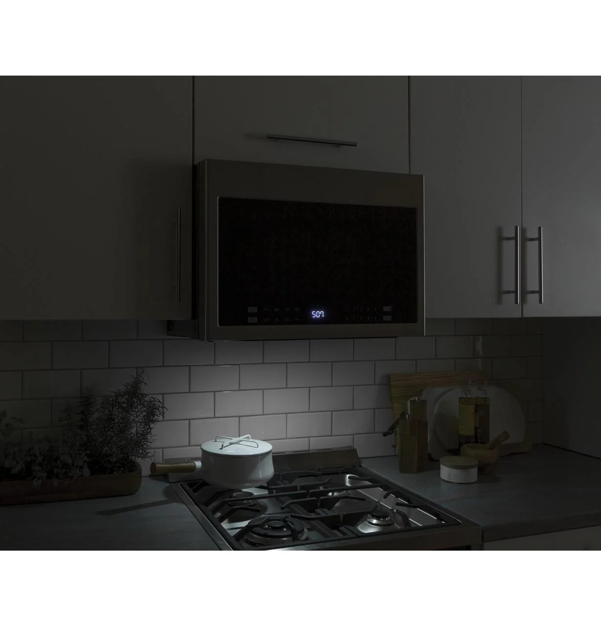 Haier HMV1472BHS 24" 1.4 Cu. Ft. Over-The-Range Microwave Oven - Image 17