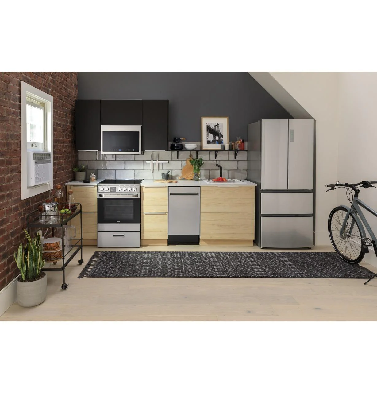 QAS740RMSS Haier ENERGY STAR® 24" 2.9 Cu. Ft. Electric Range - Image 17