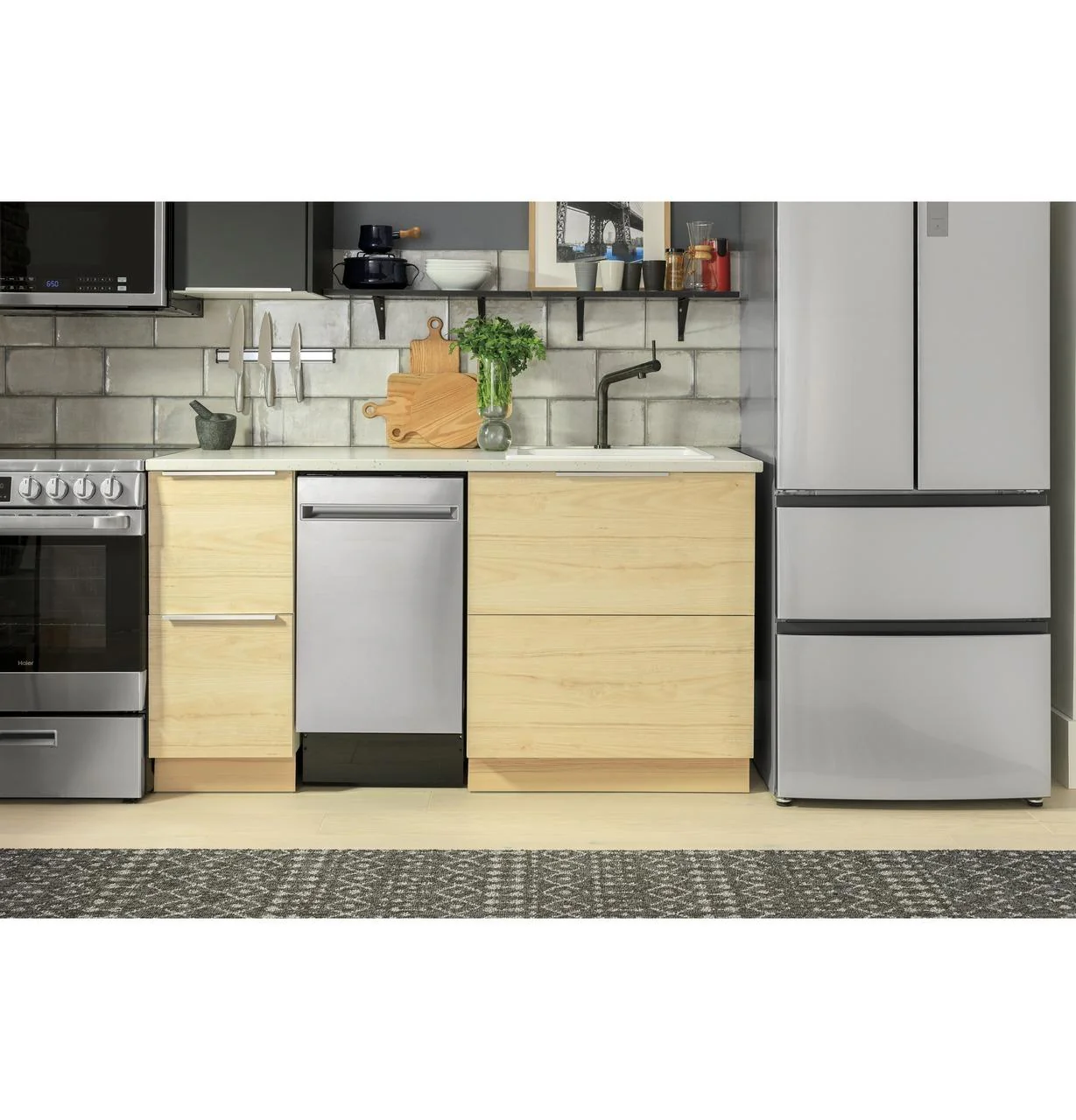 QDT125SSLSS Haier ENERGY STAR® 18" Stainless Steel Interior Dishwasher with Sanitize Cycle - Image 26