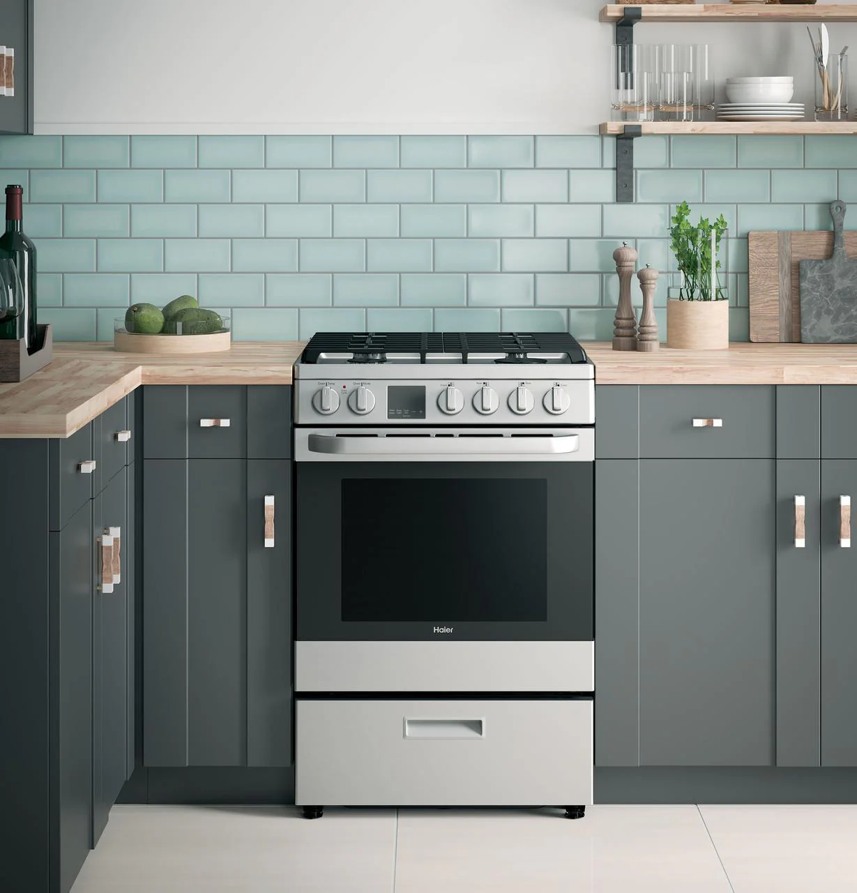 Haier QGAS740RMSS 24" 2.9 Cu. Ft. Gas Free-Standing Range with Convection and Modular Backguard - Image 13